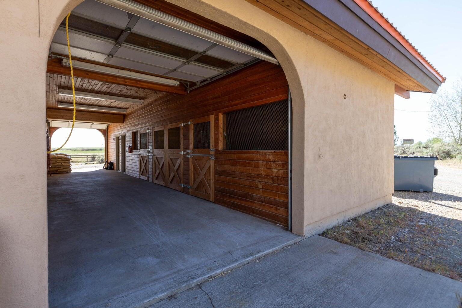 26-334371 Property Photo 37