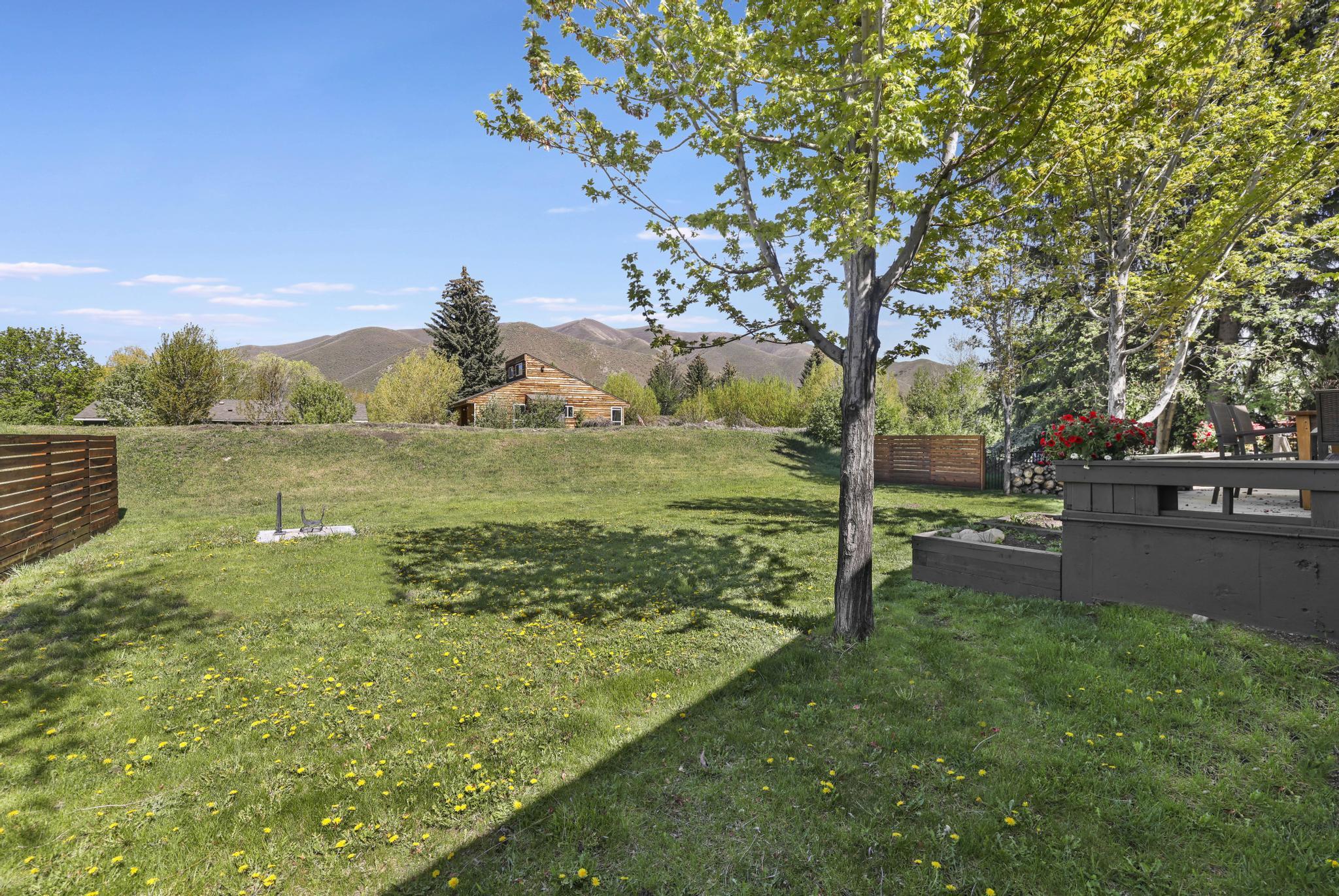 1150 Creekside Dr Property Photo 1