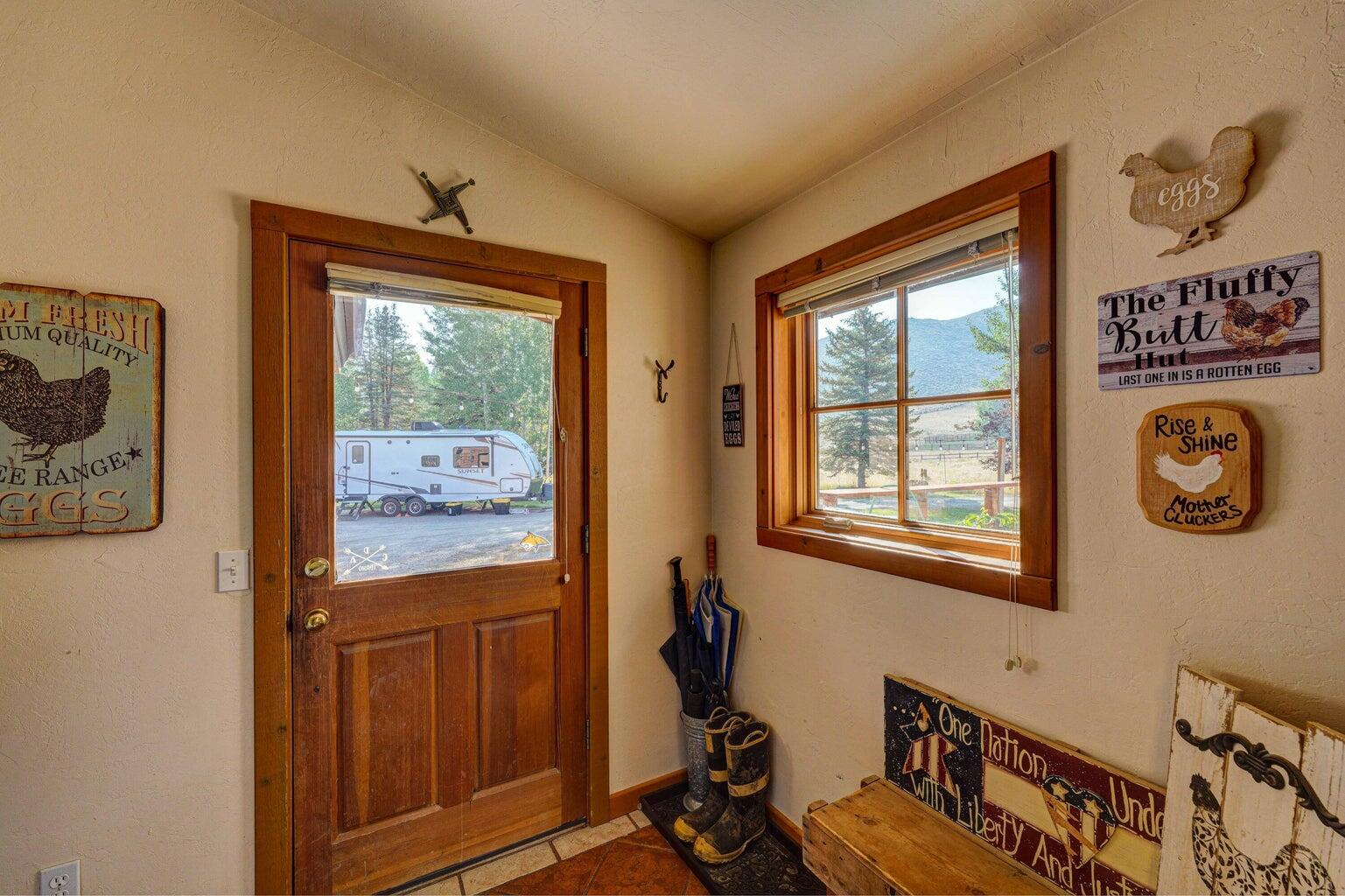 93 Pioneer View Dr Property Photo 5