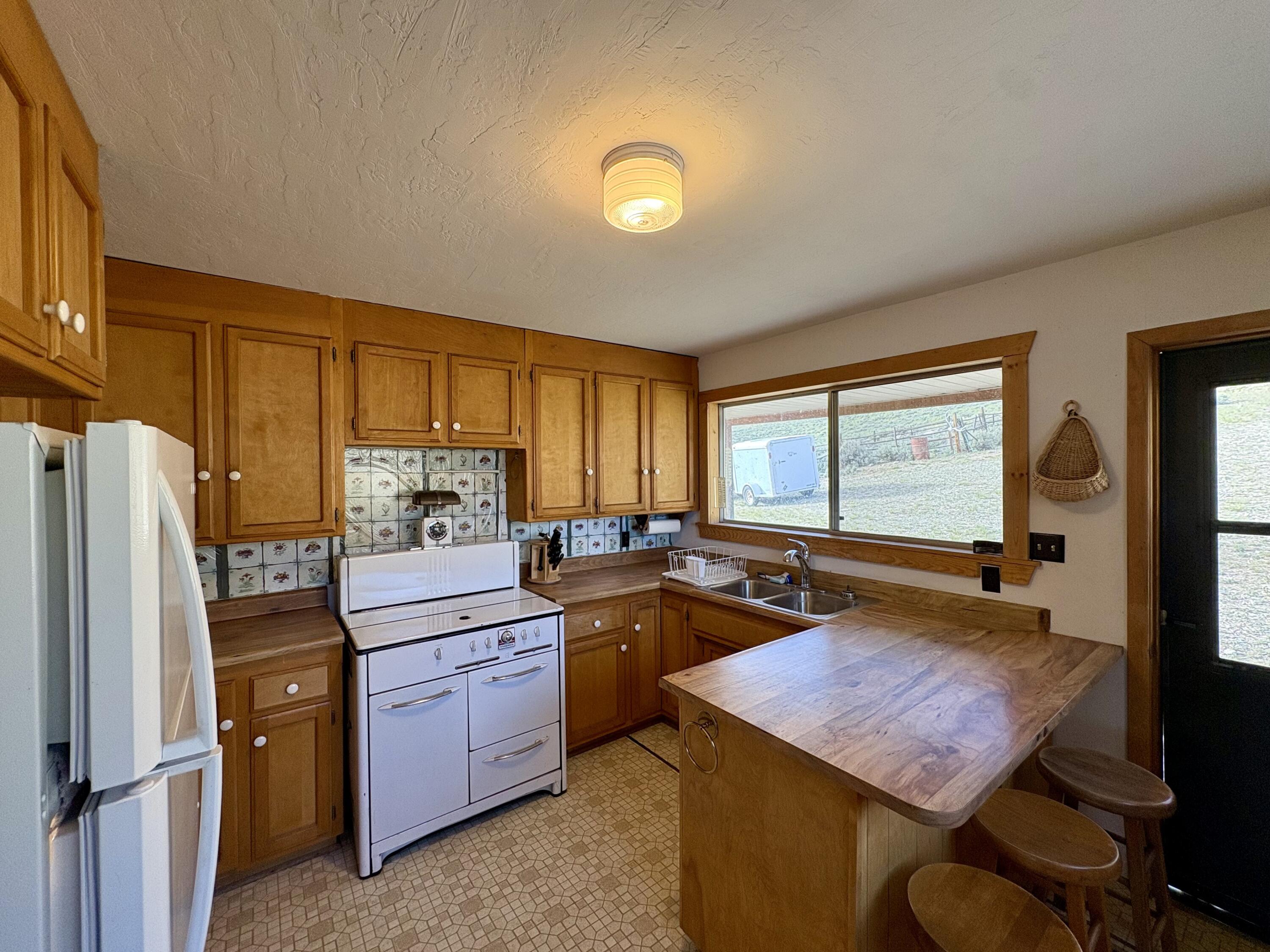 2040 Pahsimeroi Rd Property Photo 11