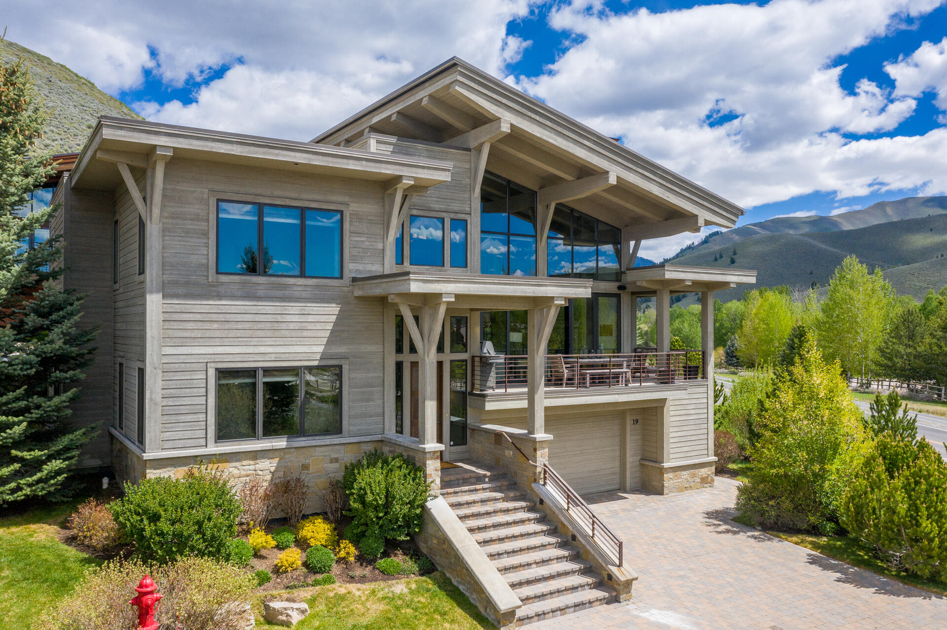 19 Cloud Nine Dr Property Photo 1