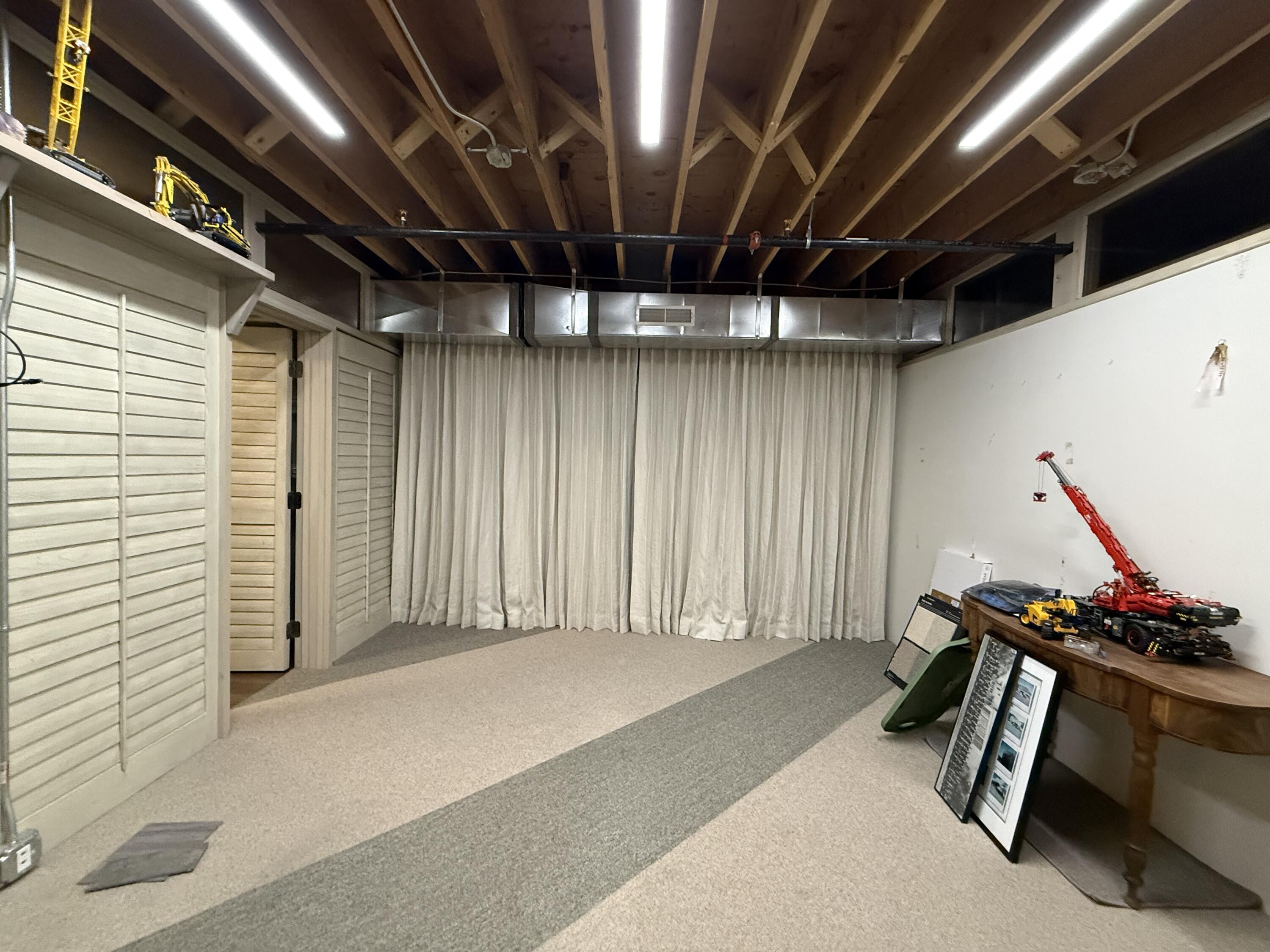 511 N East Ave Property Photo 6