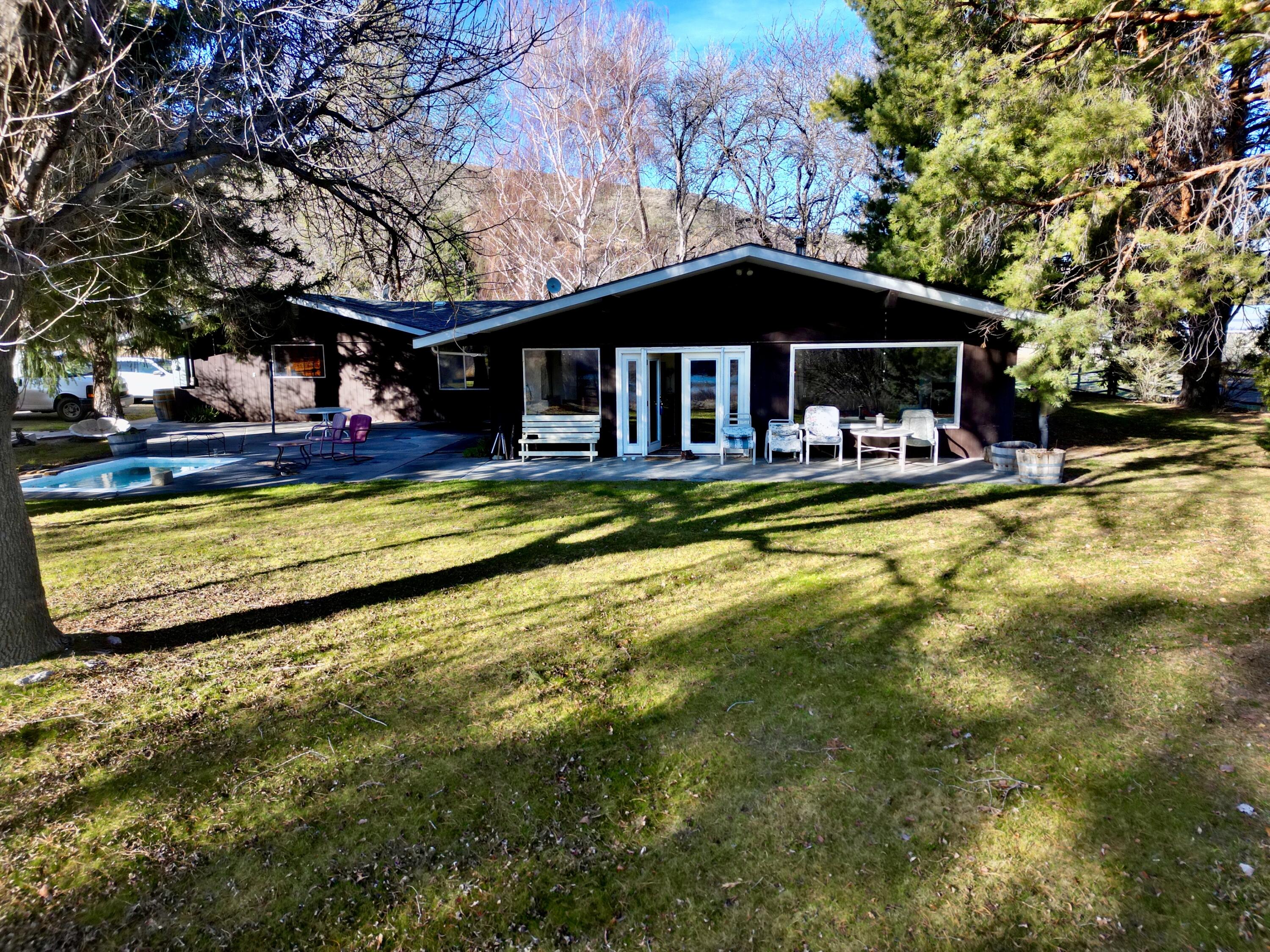 4778 River Rd Property Photo 1