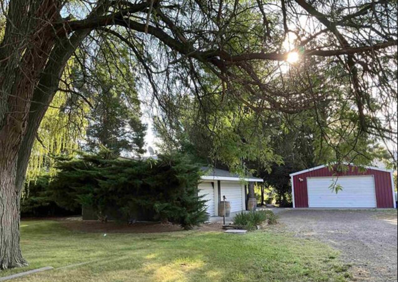 4778 River Rd Property Photo 4