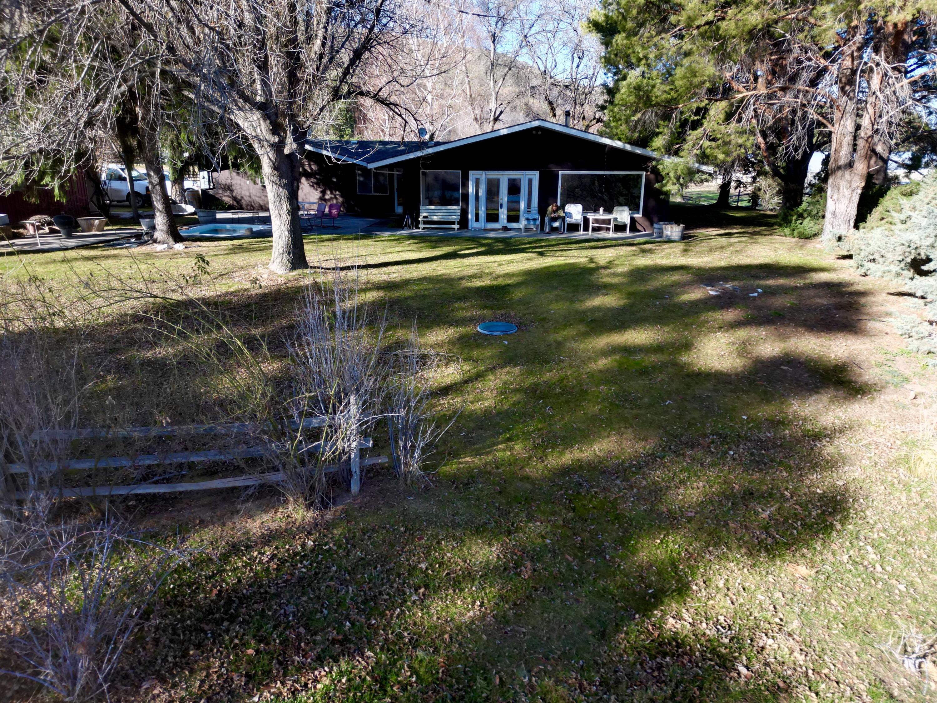 4778 River Rd Property Photo 10