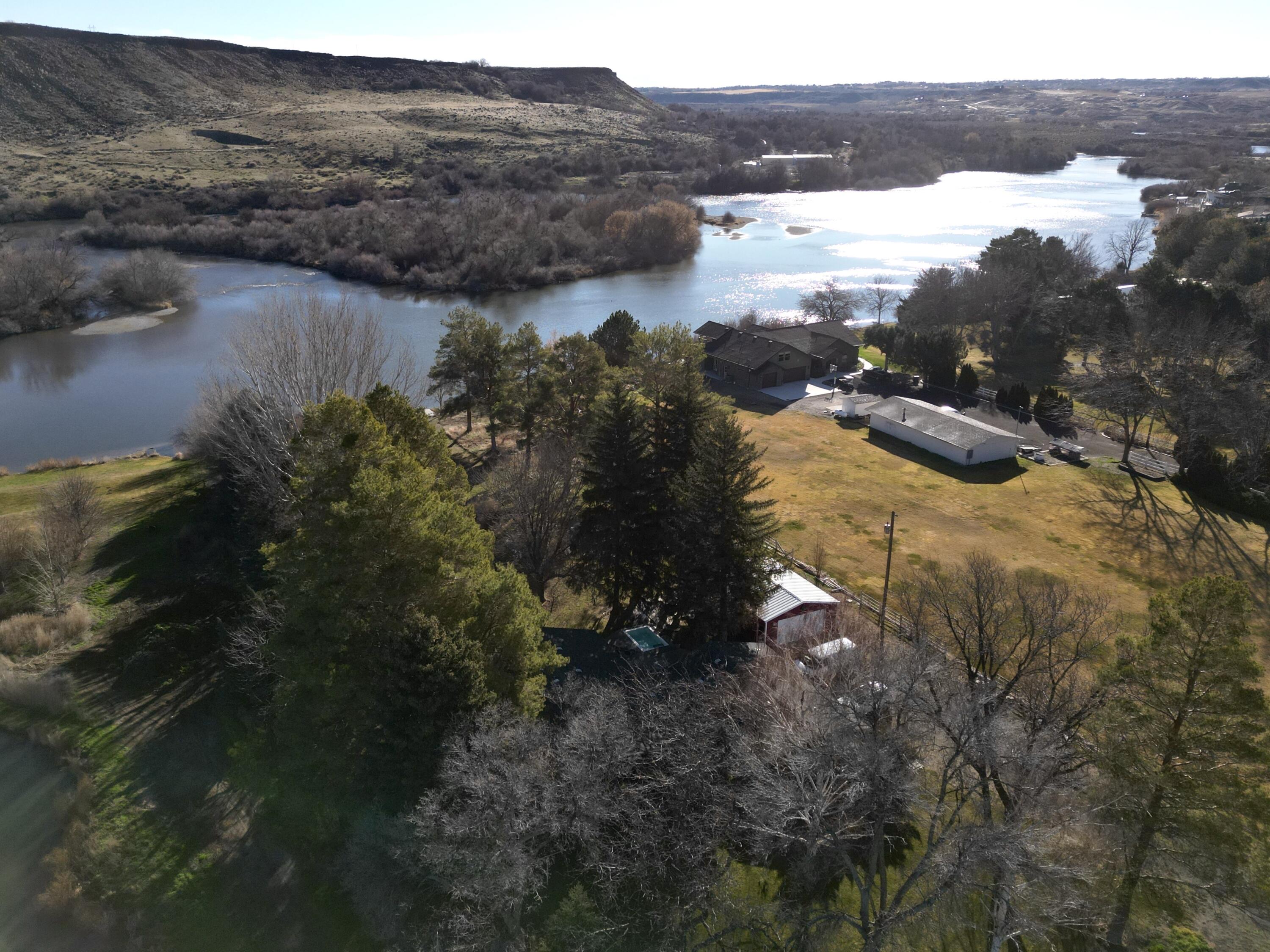 4778 River Rd Property Photo 12