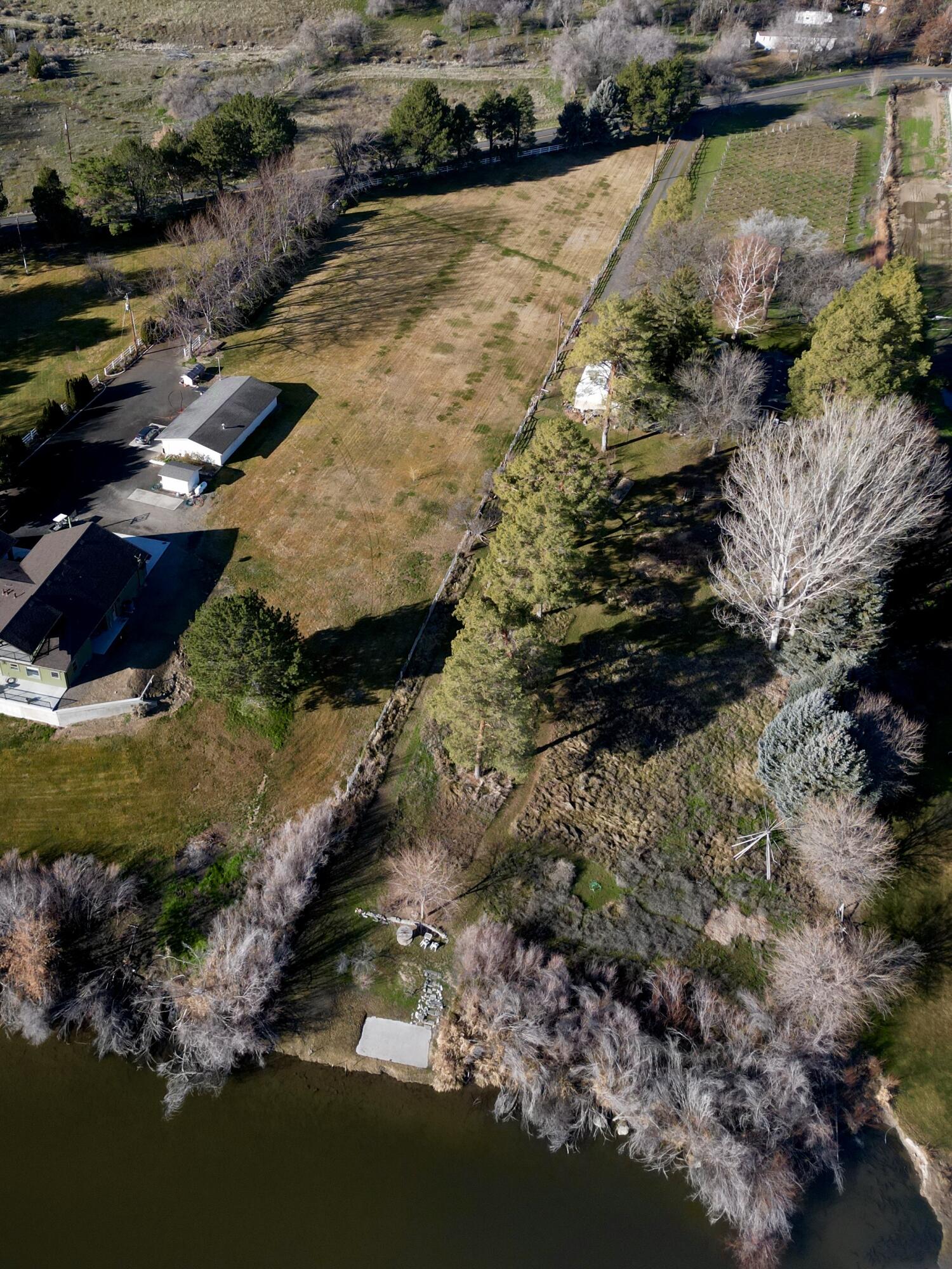 4778 River Rd Property Photo 14