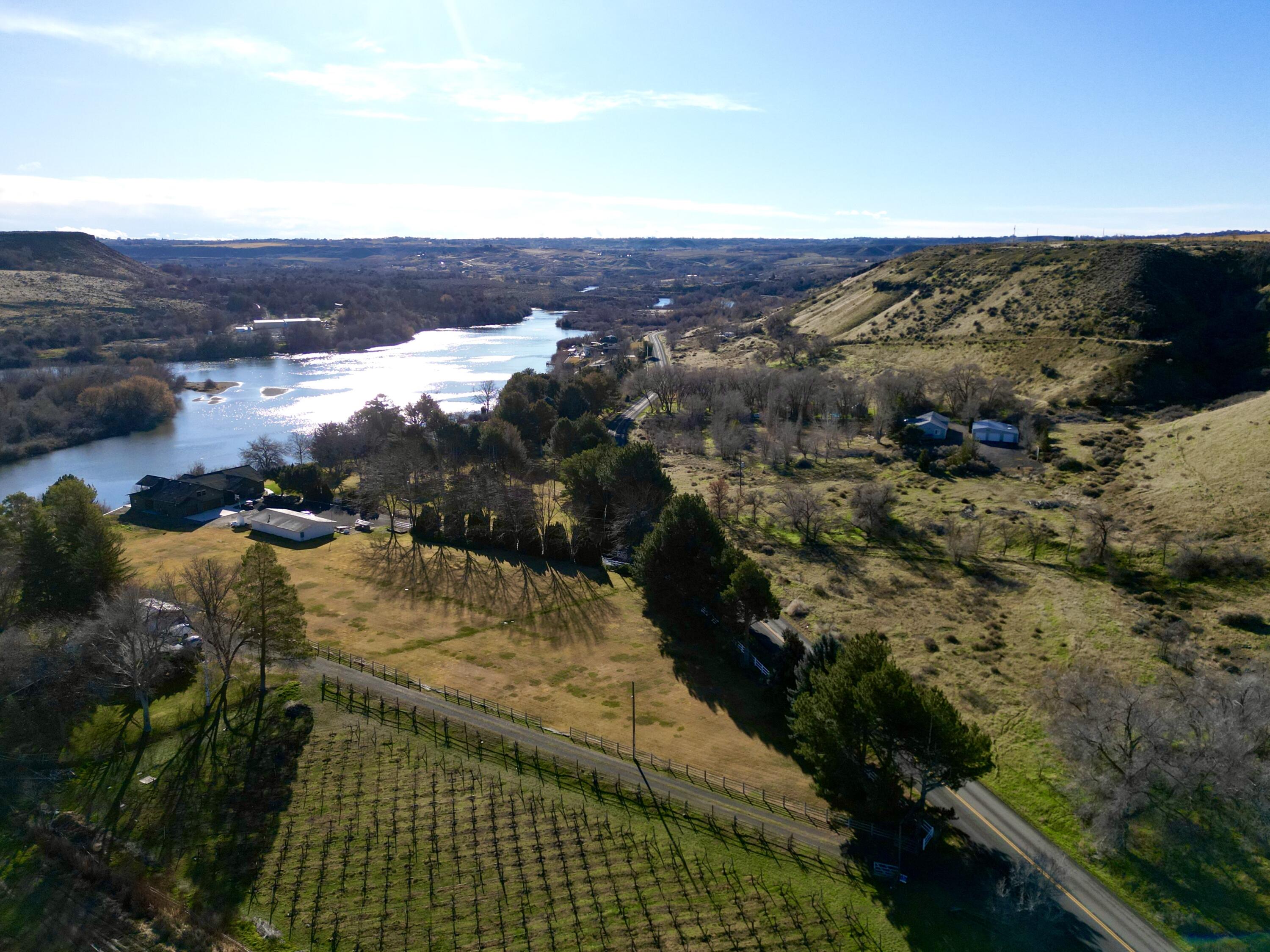 4778 River Rd Property Photo 17