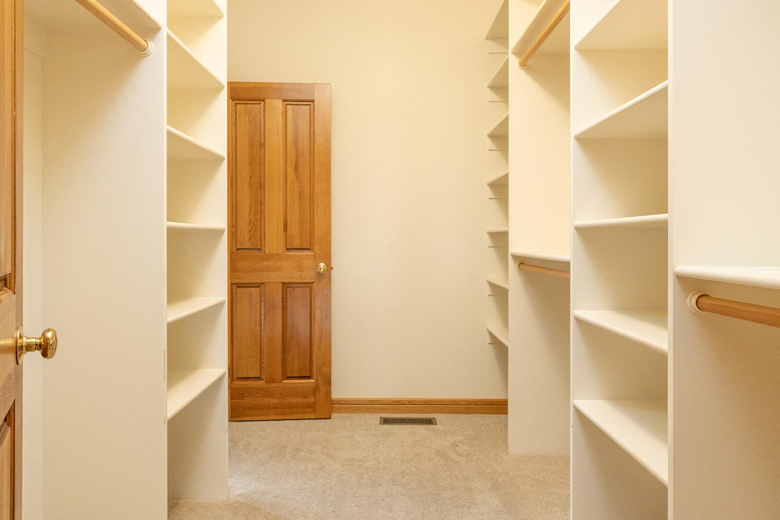 121 Stonegate Cir Property Photo 28