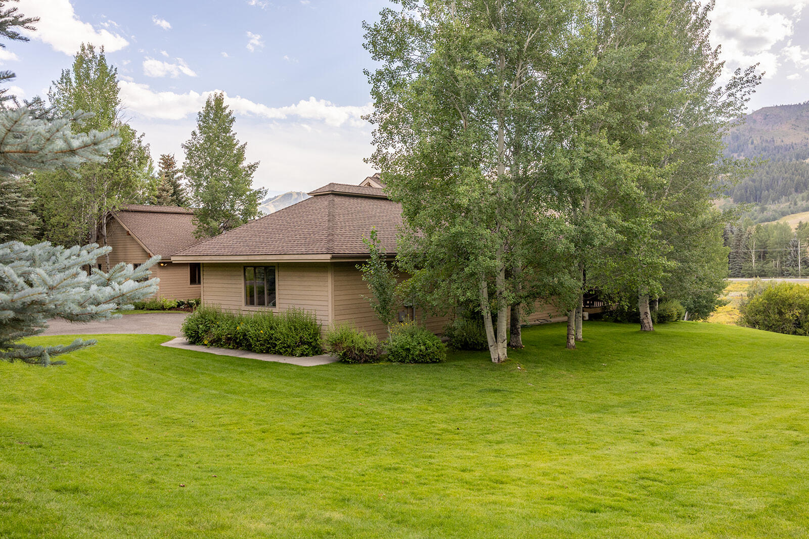 121 Stonegate Cir Property Photo 36