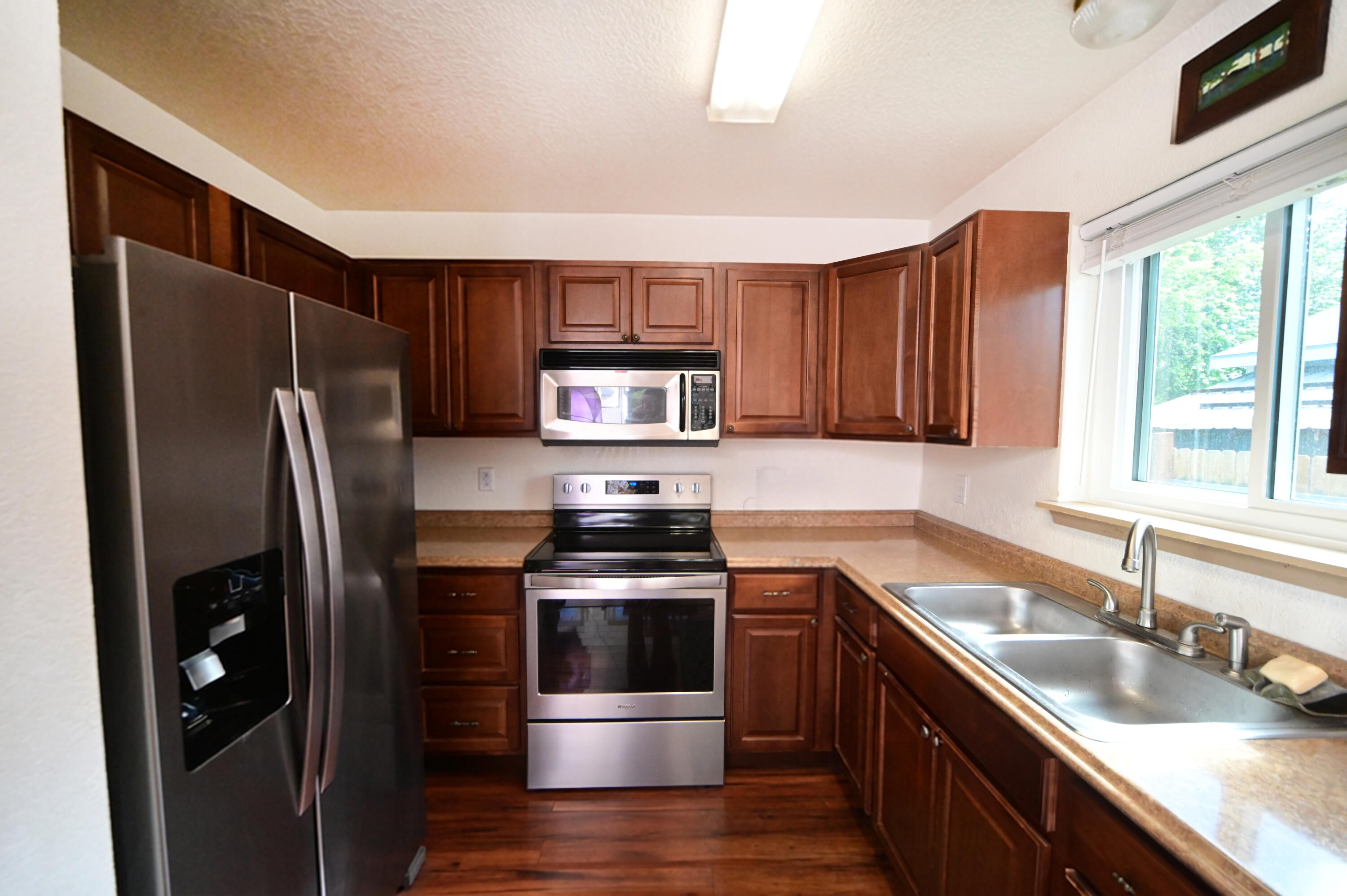 940 Cherry Hill Dr Property Photo 7