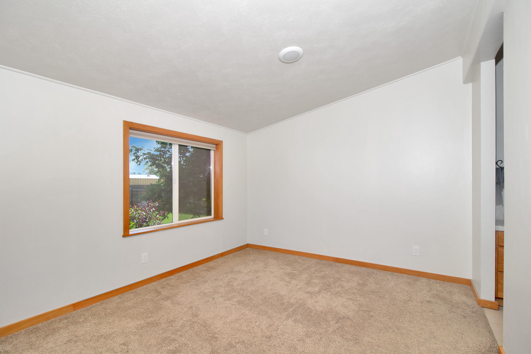 20409 S Main St Property Photo 8