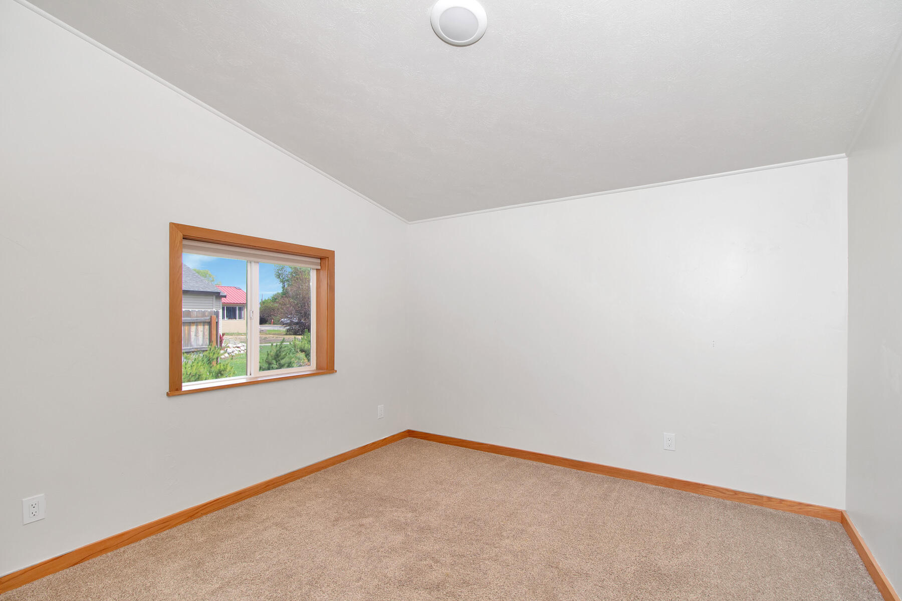 20409 S Main St Property Photo 10