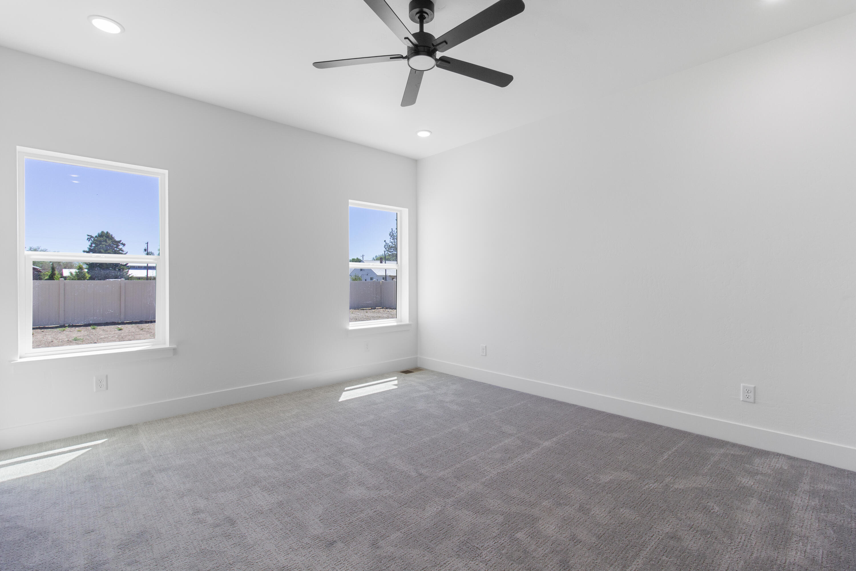 207 W First St W Property Photo 26