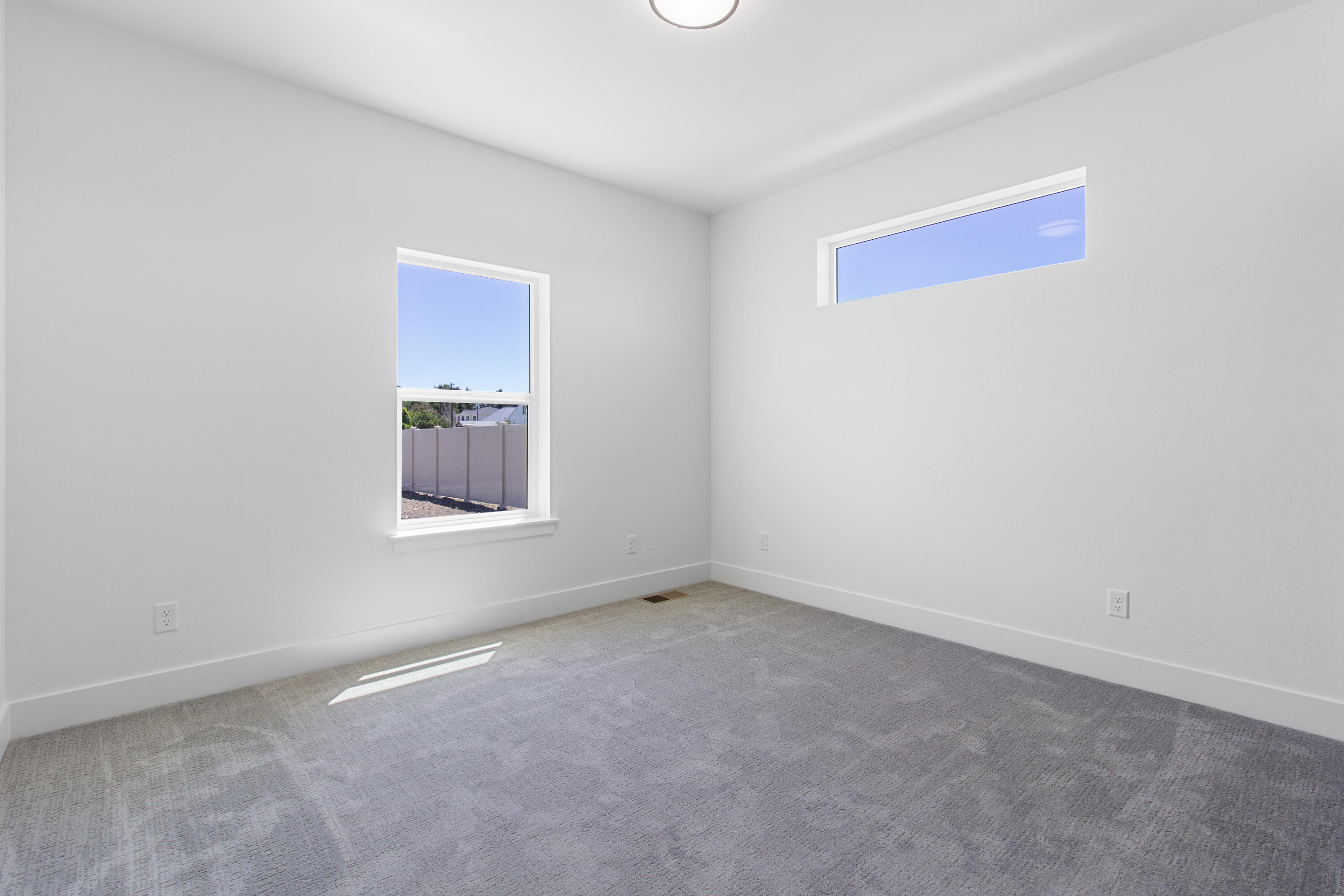 207 W First St W Property Photo 29