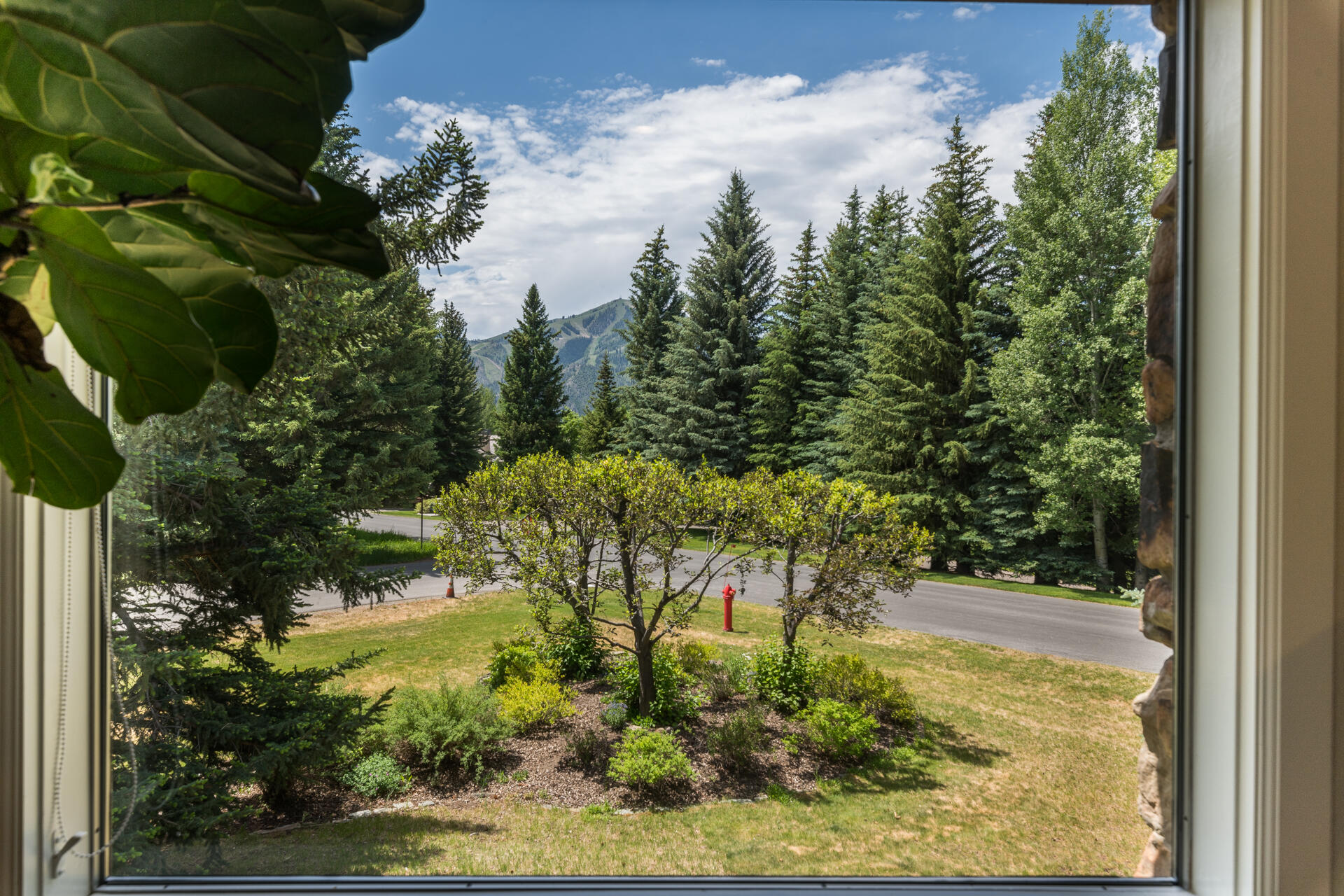 400 Fairway Rd Property Photo 1