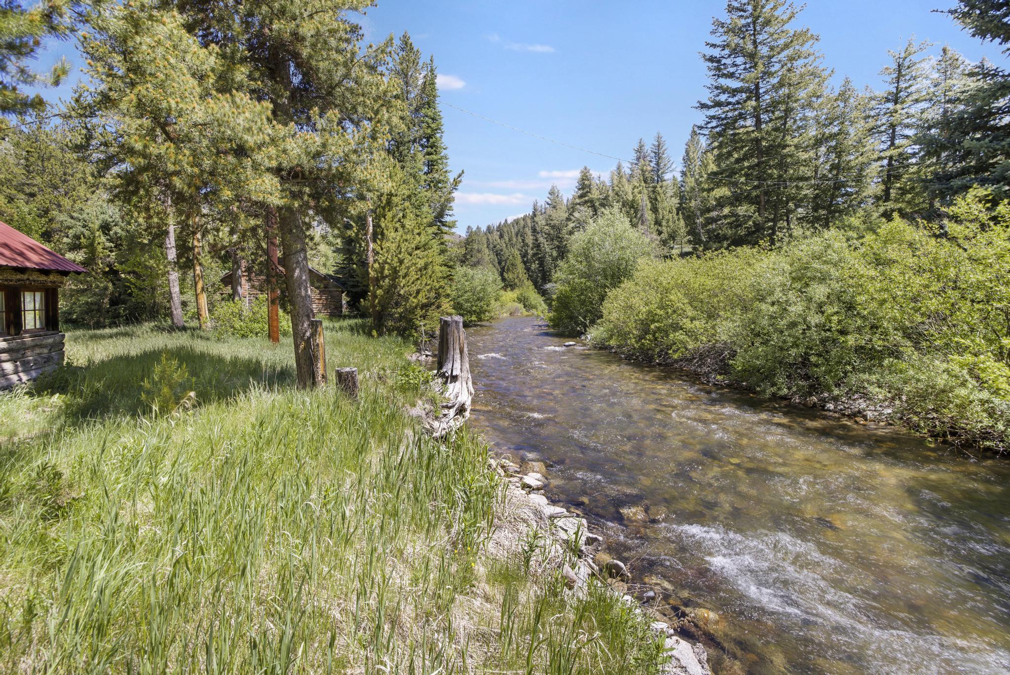 969 W Warm Springs Rd Property Photo 1