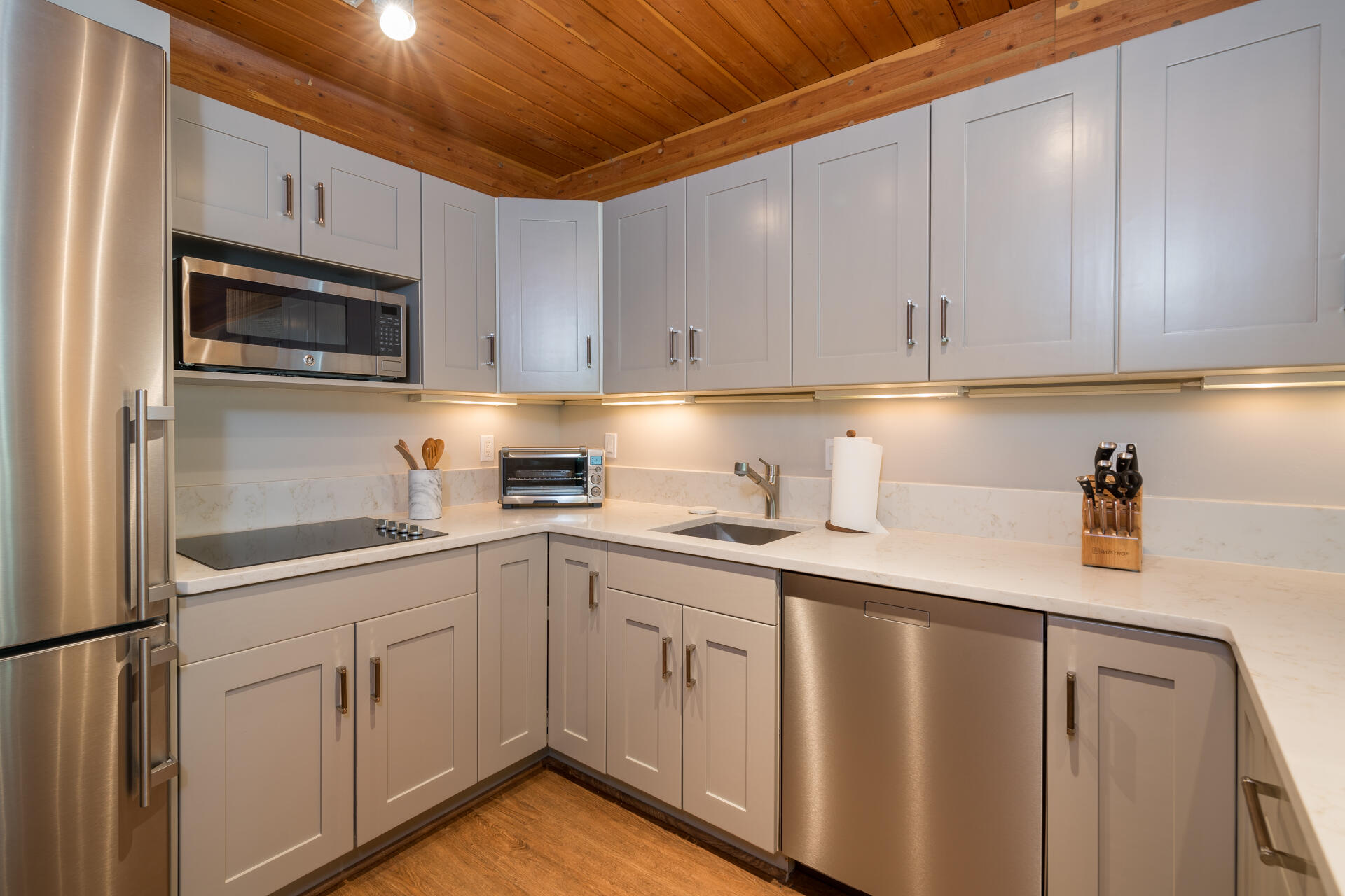 202 Picabo St 201b Property Photo 2