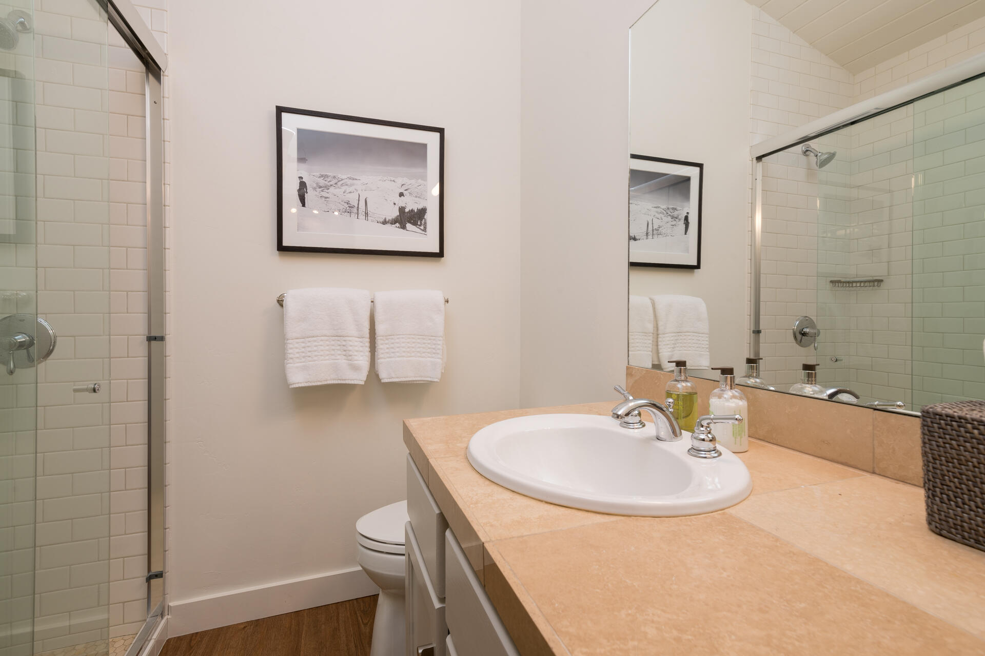 202 Picabo St 201b Property Photo 9