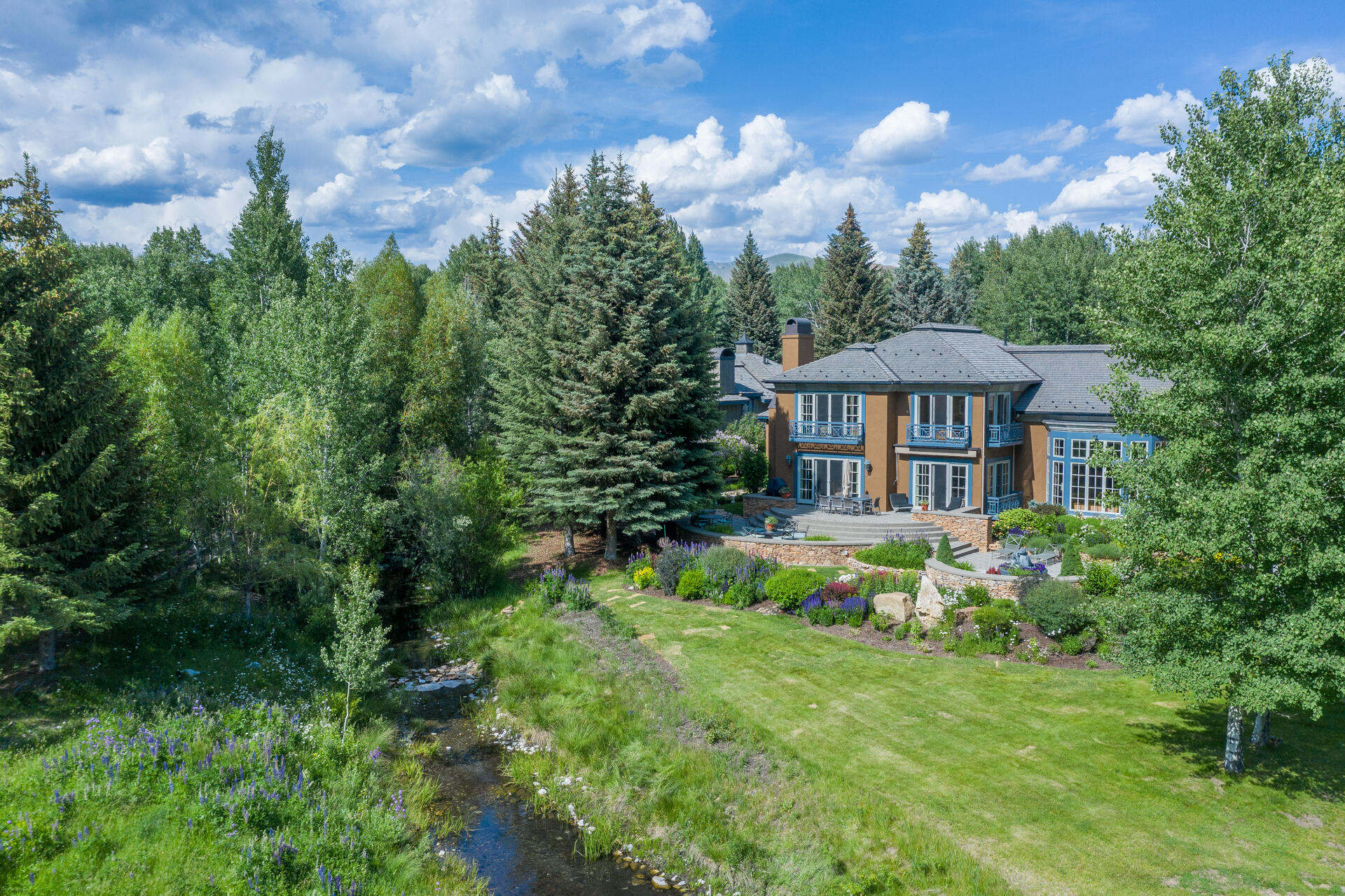 137 Aspen Lakes Dr Property Photo 1