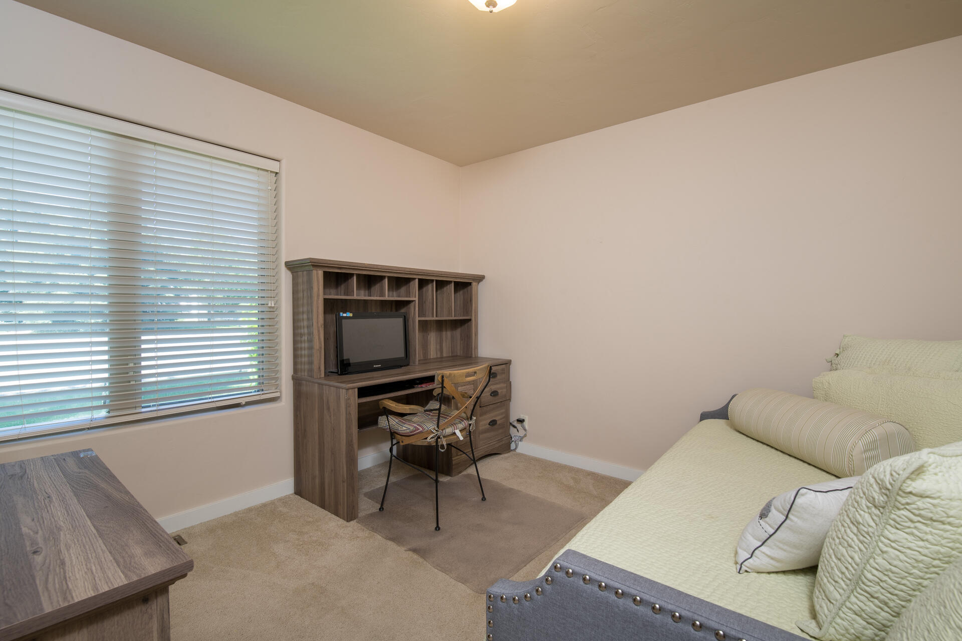 290 Melrose St Property Photo 11