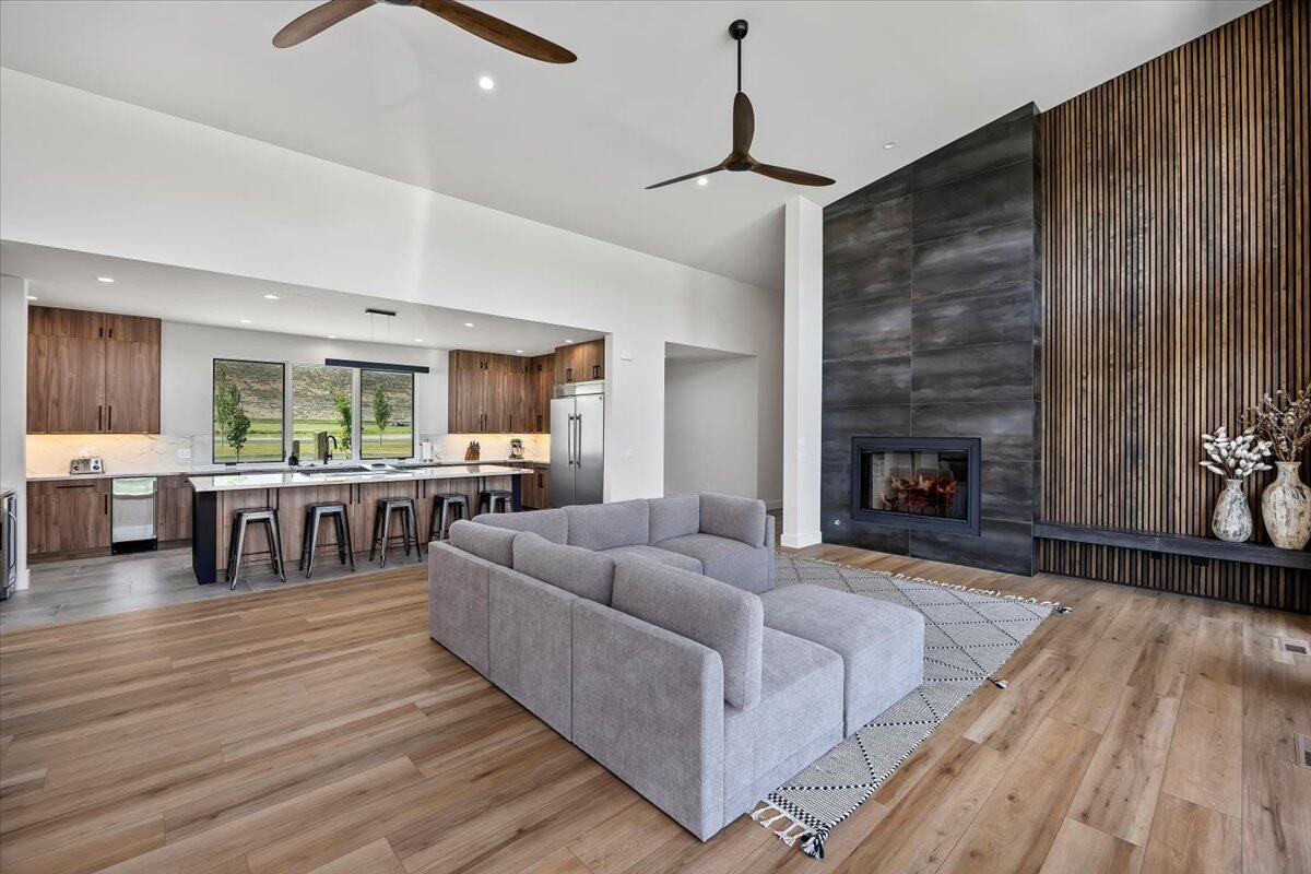 952 E 5204 N Property Photo 7