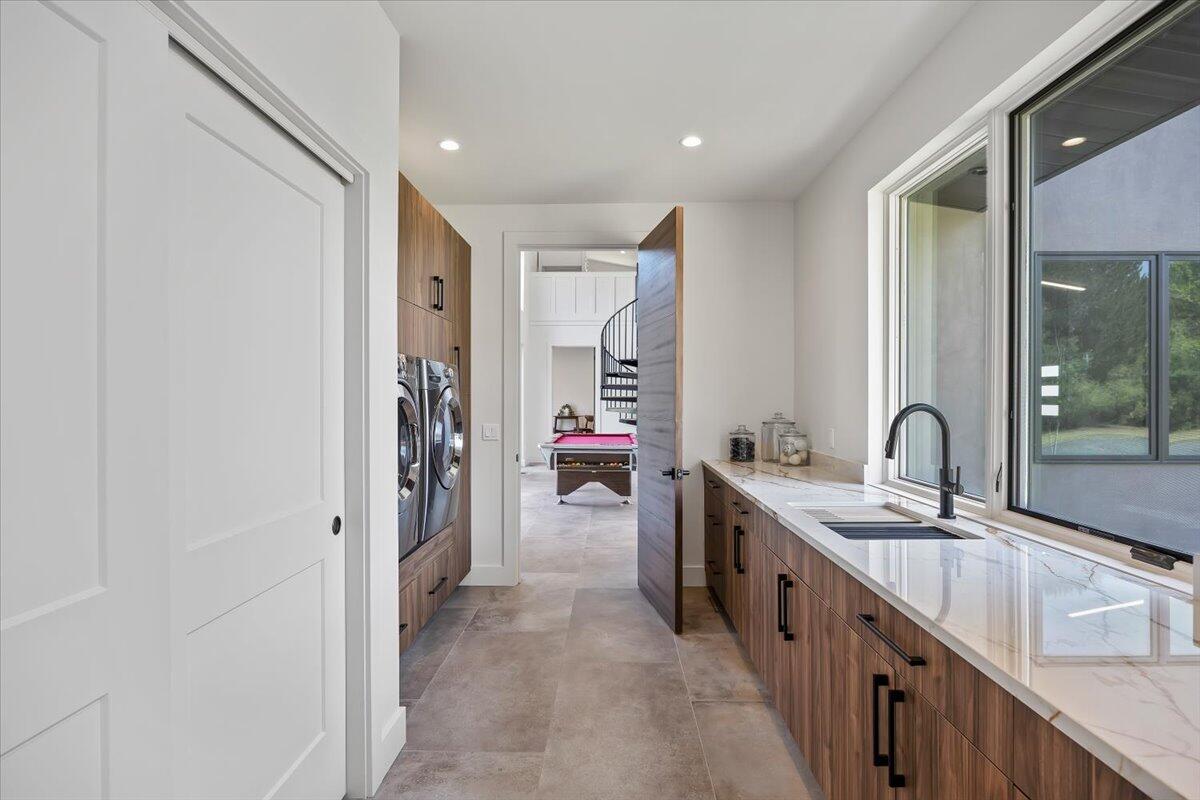 952 E 5204 N Property Photo 15