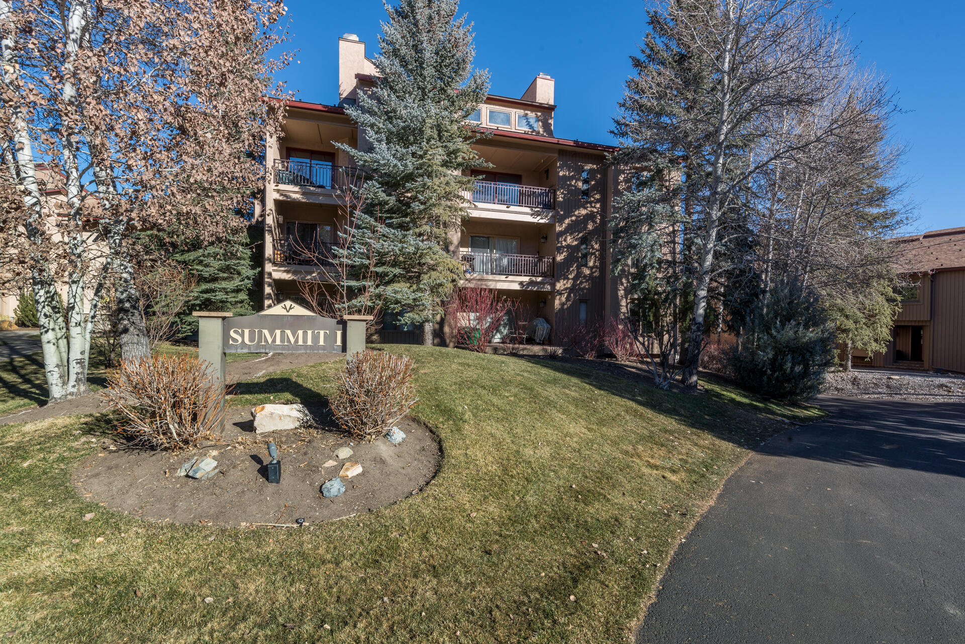 2819 Summit 1 Condo Dr Property Photo 24