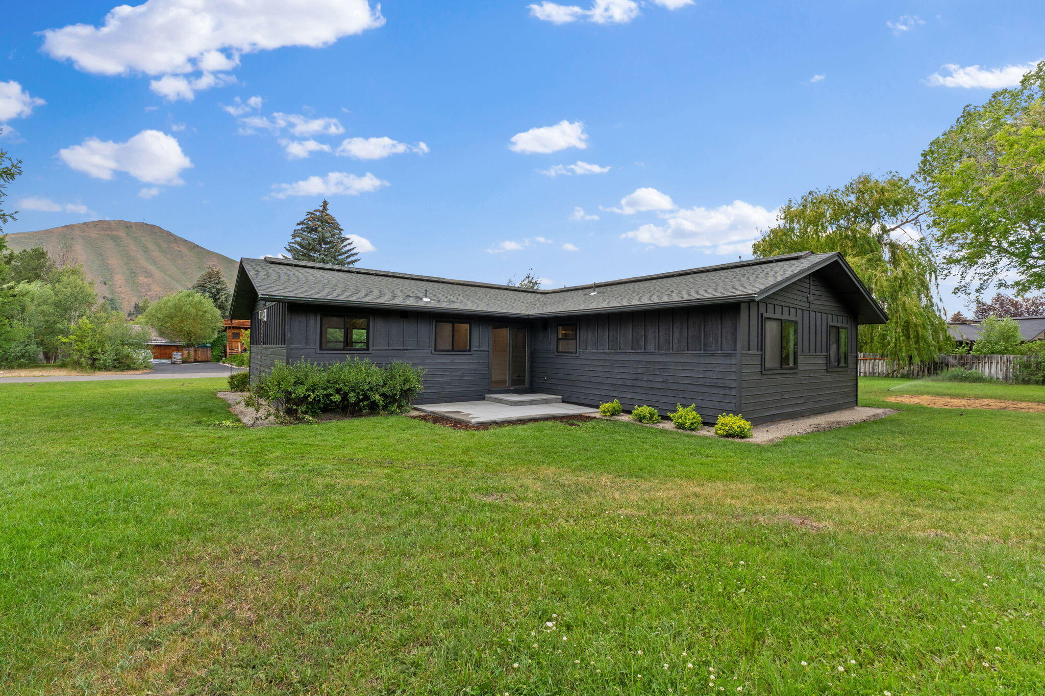 1210 Baldy View Dr Property Photo 4
