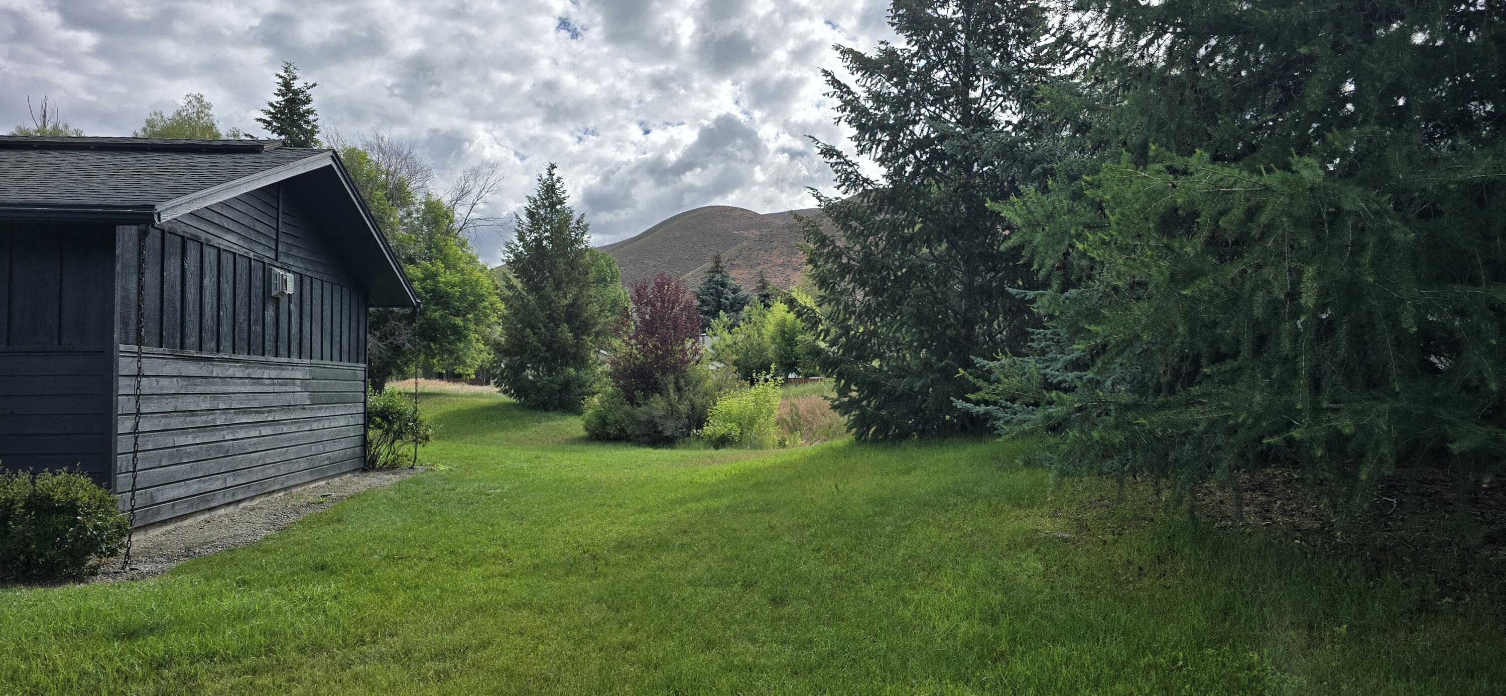 1210 Baldy View Dr Property Photo 7