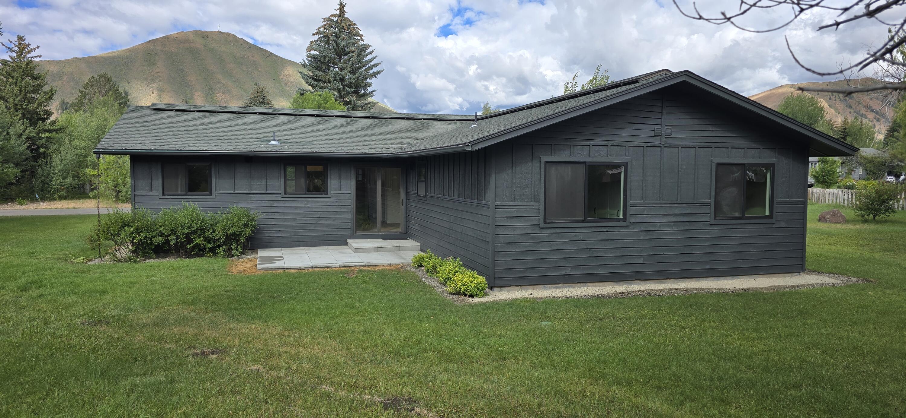 1210 Baldy View Dr Property Photo 8