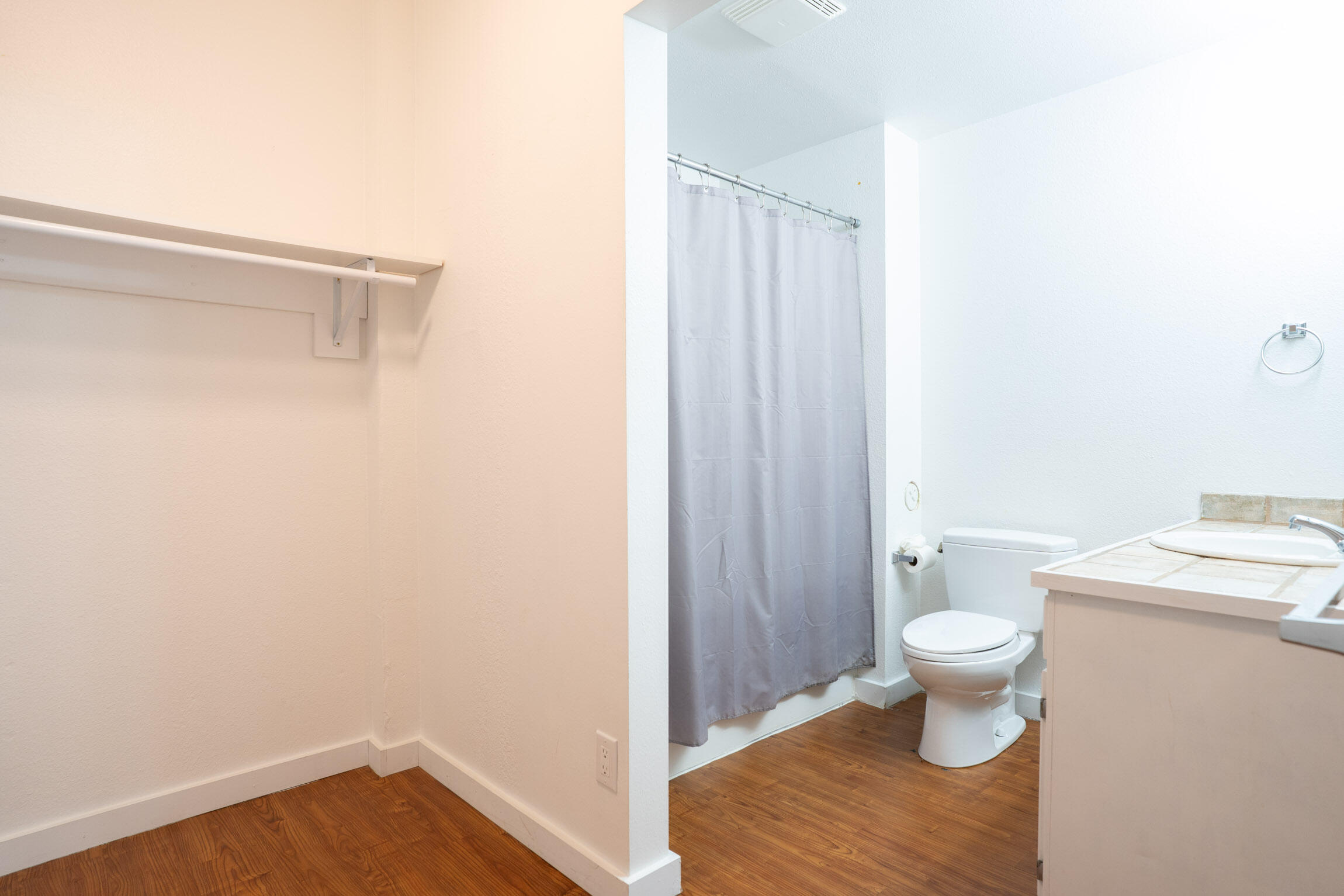 218 Pinewood Lane D6 Property Photo 14