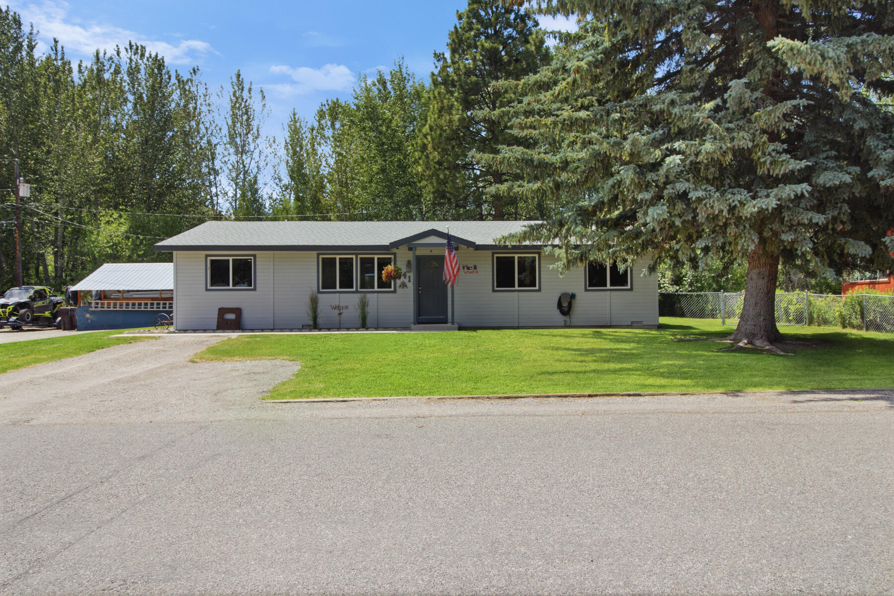 341 Aspen Dr Property Photo 1