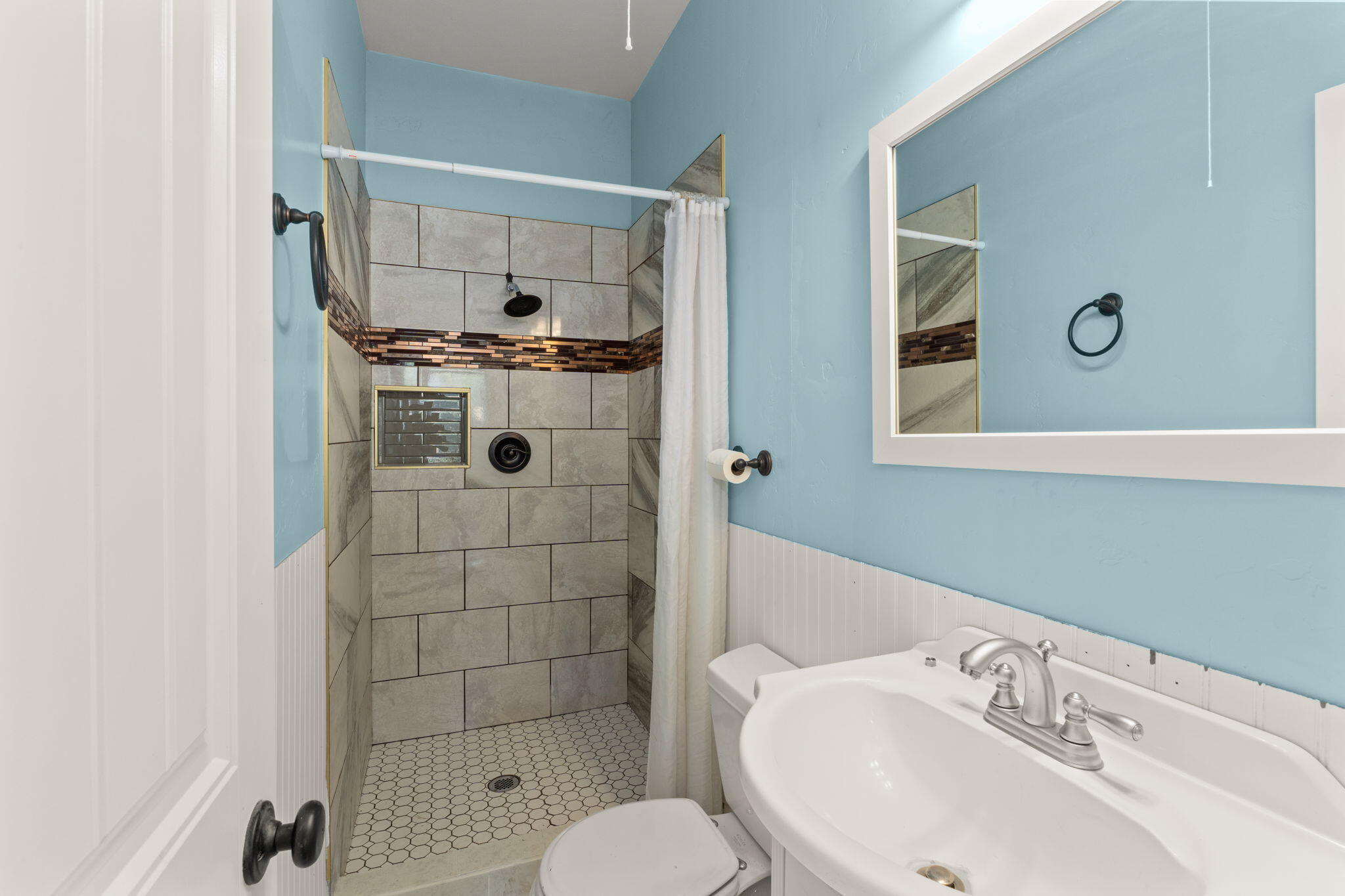 311 W D St Property Photo 13