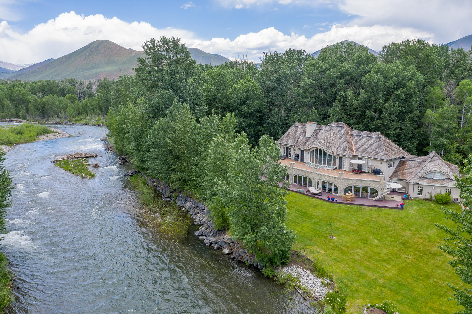 114 Deer Creek Lane Property Photo 4
