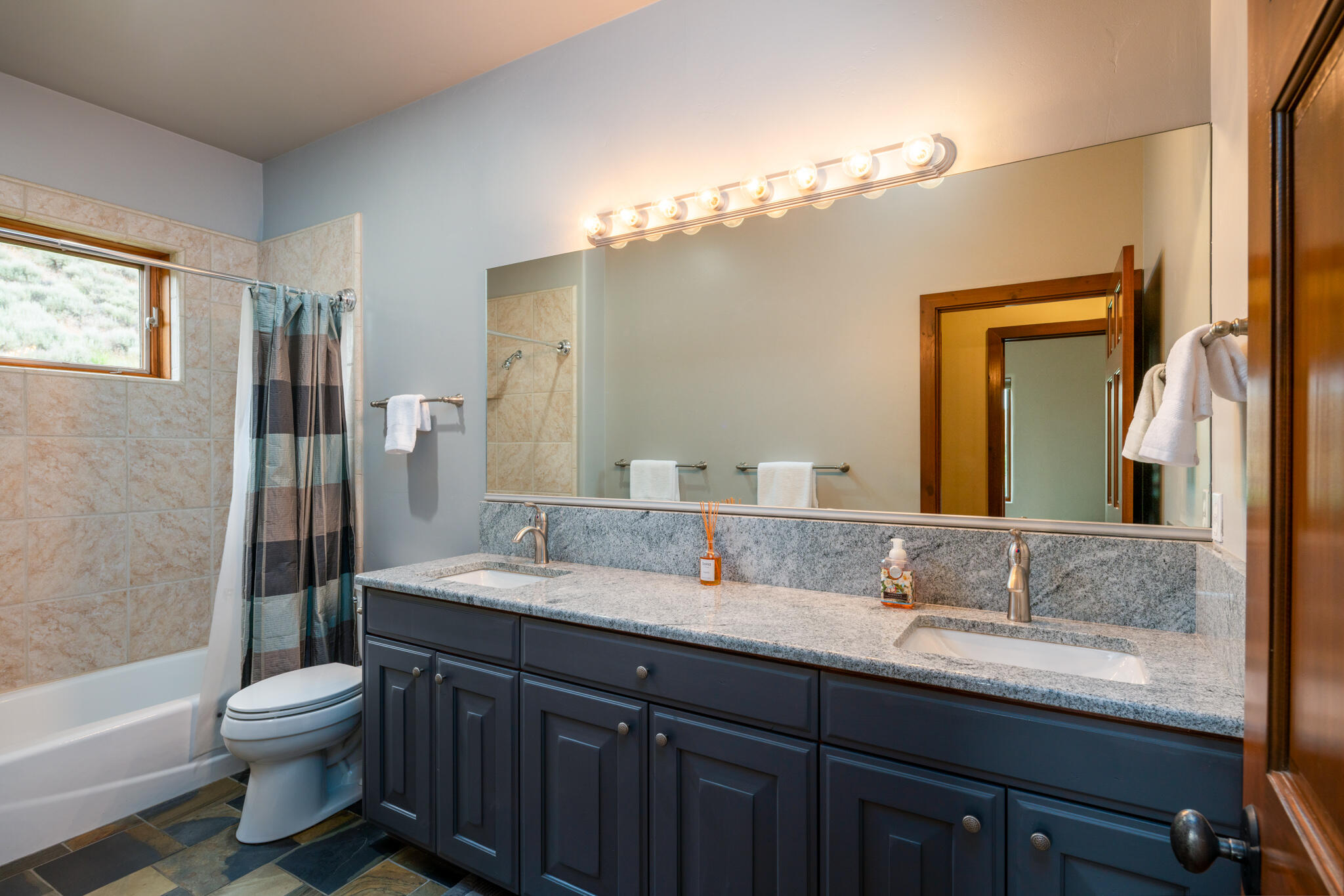 217 E Gulch Rd Property Photo 18