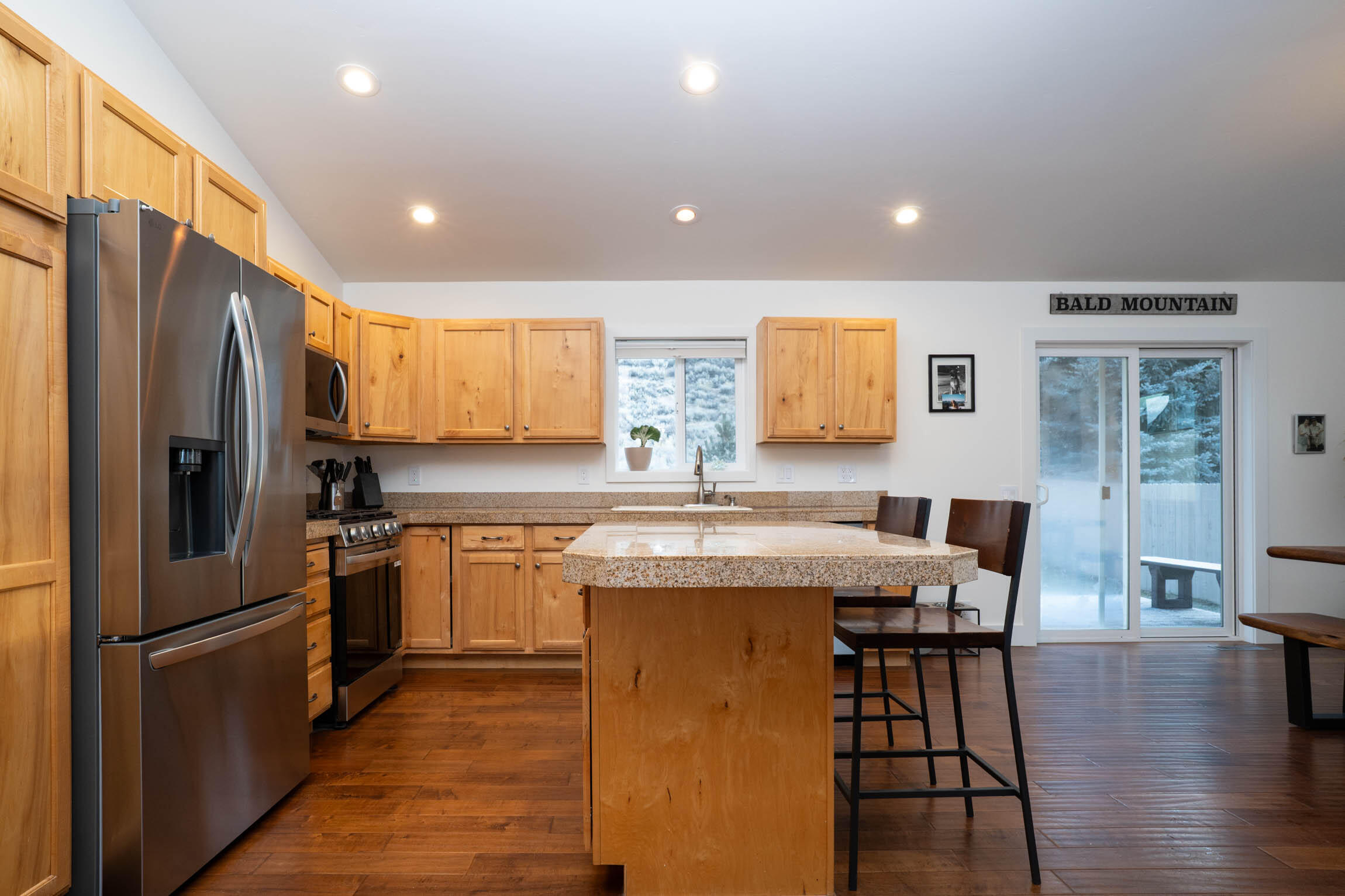 3050 Berrycreek Dr Property Photo 4