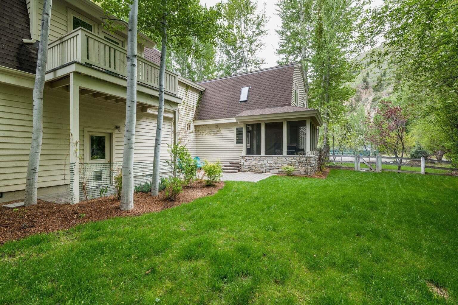 1051 Triumph Dr Property Photo 18