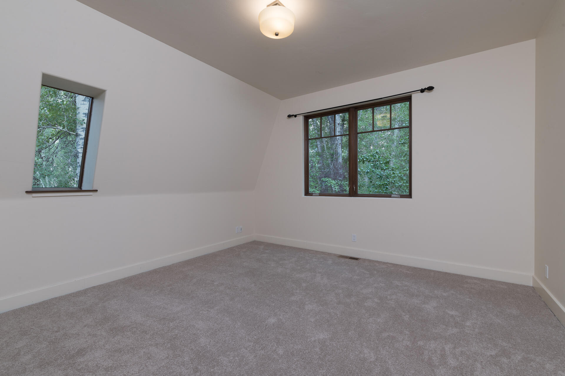 1051 Triumph Dr Property Photo 23
