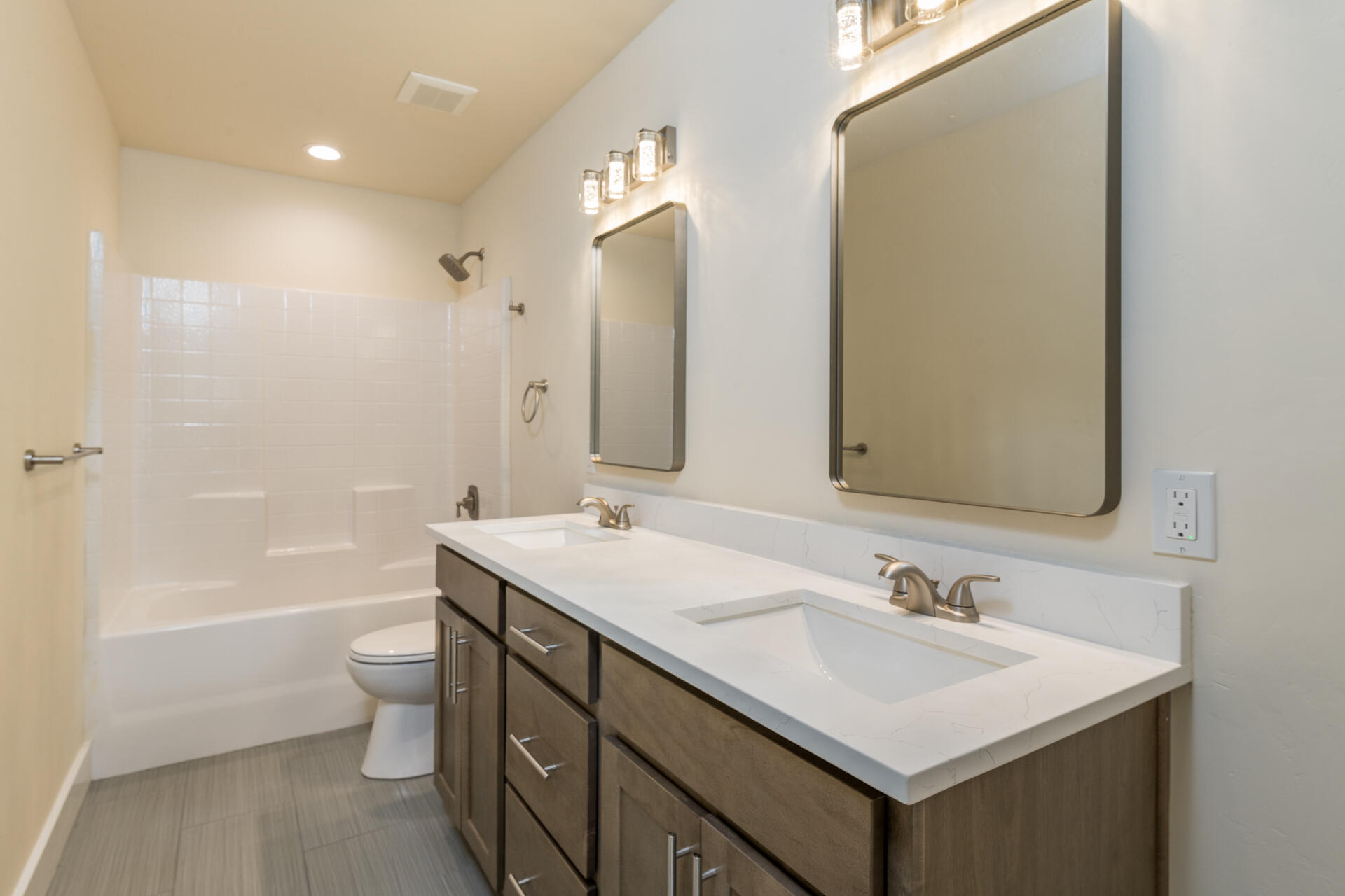 136 Cowcatcher Loop Property Photo 13