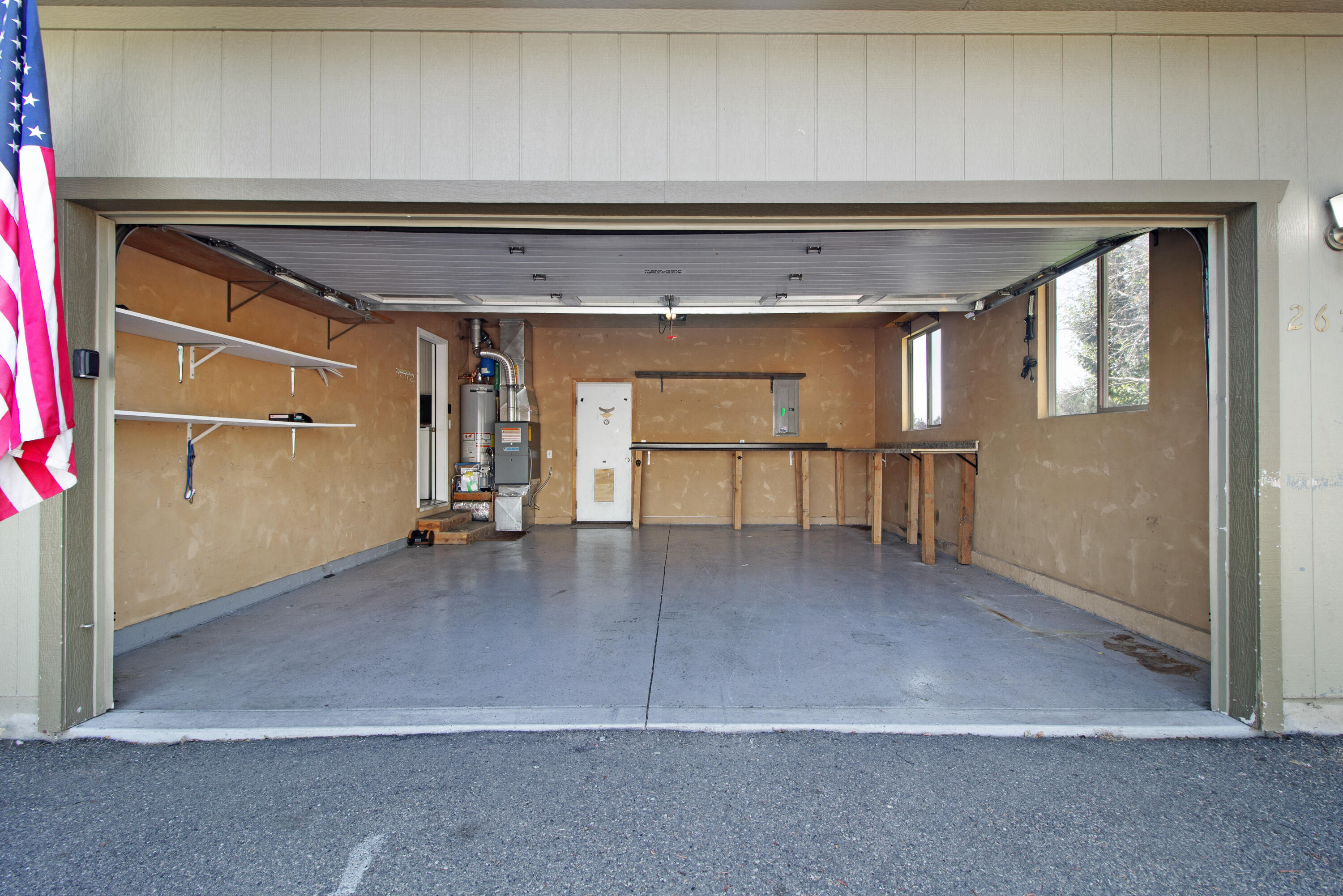 2670 Woodside Blvd Property Photo 24