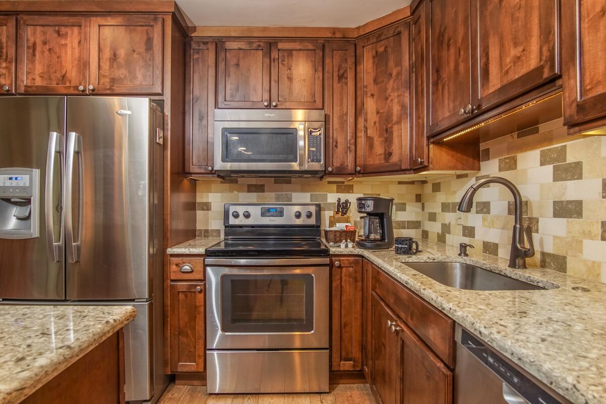 340 W River St 140 Property Photo 4