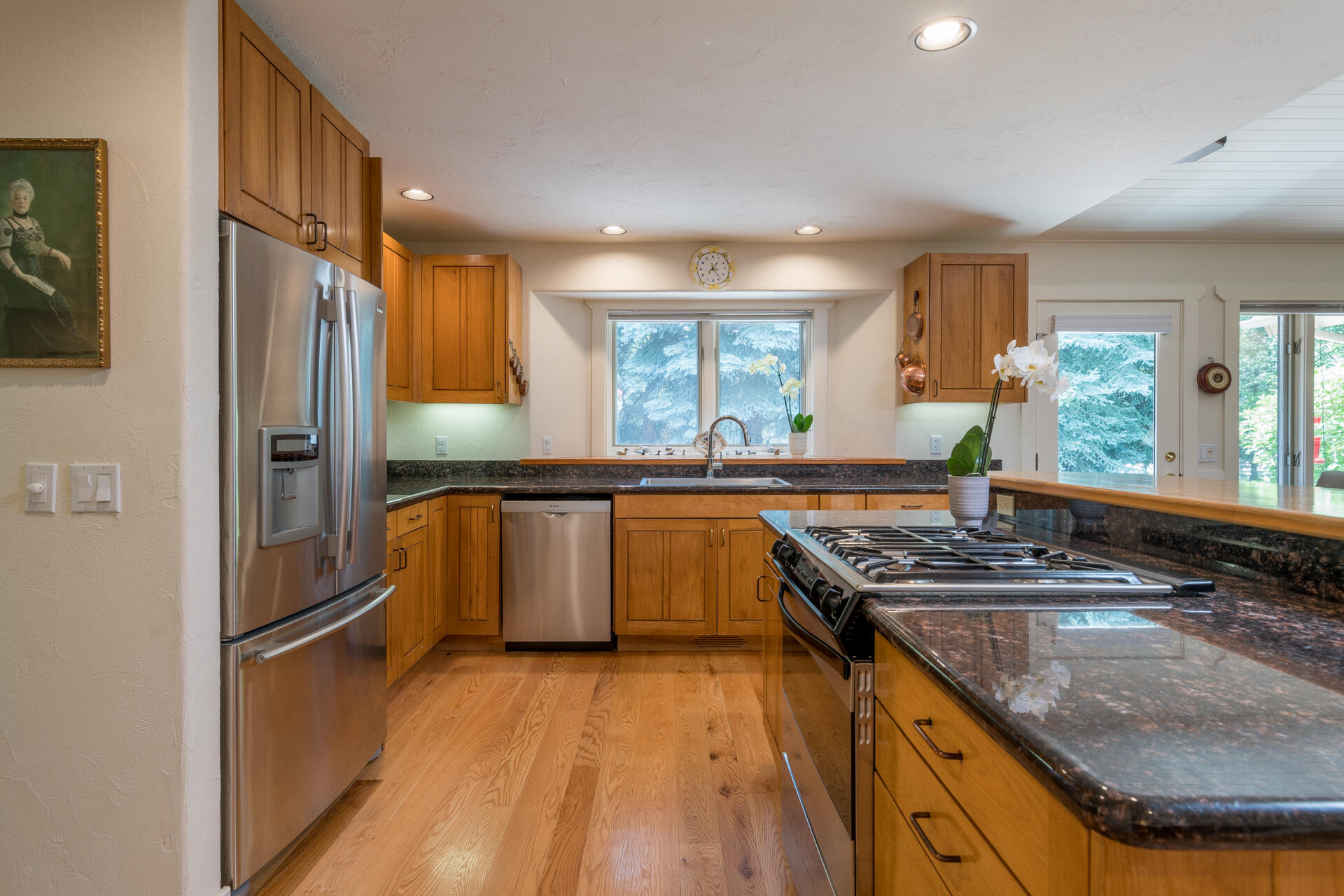 121 Aspen Hollow Rd Property Photo 4