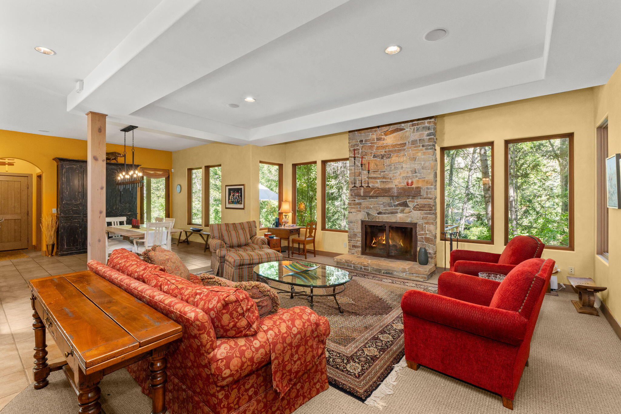 210 Timberline Rd Property Photo 6