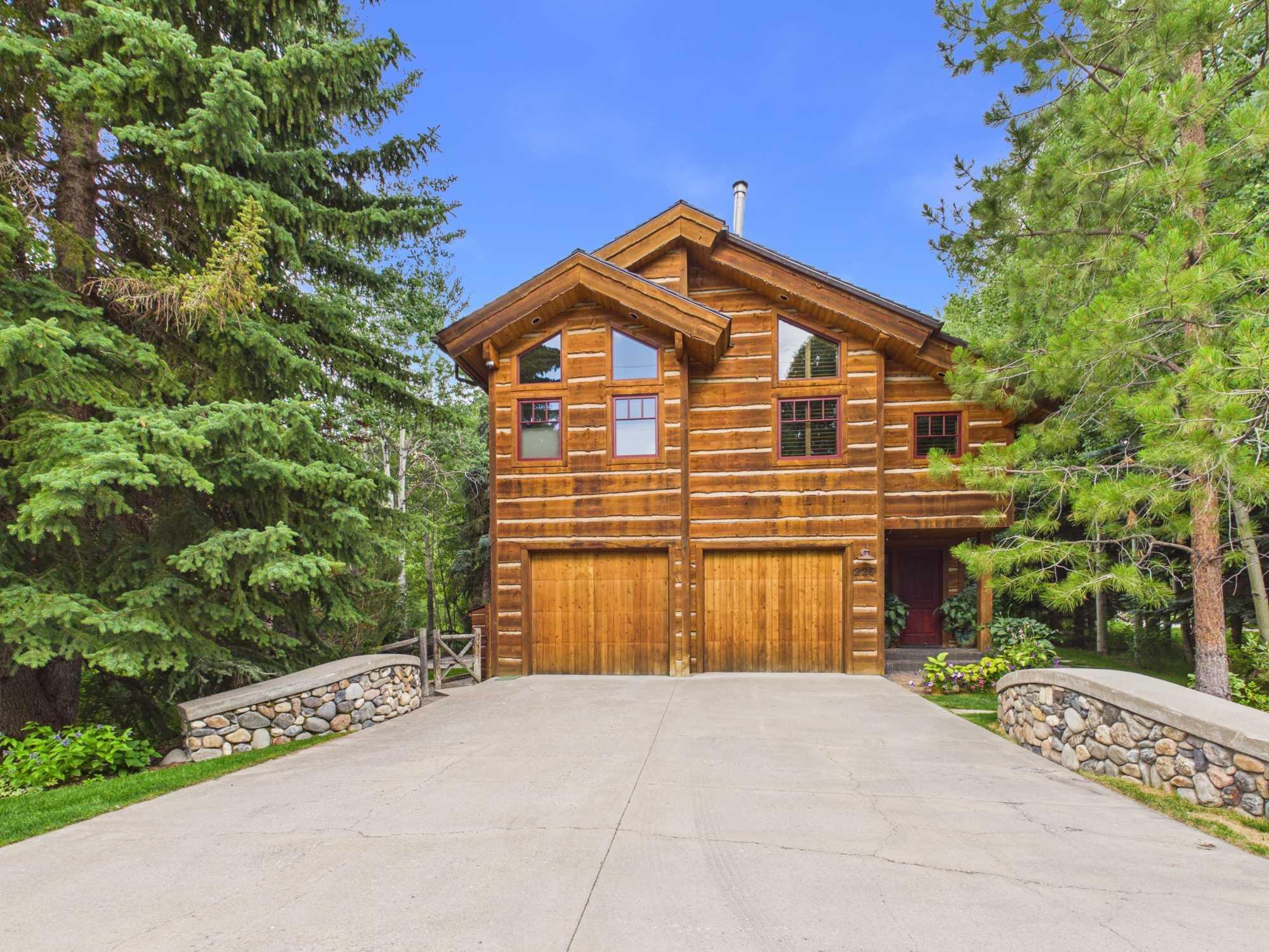 225 Eagle Creek Loop Property Photo 2