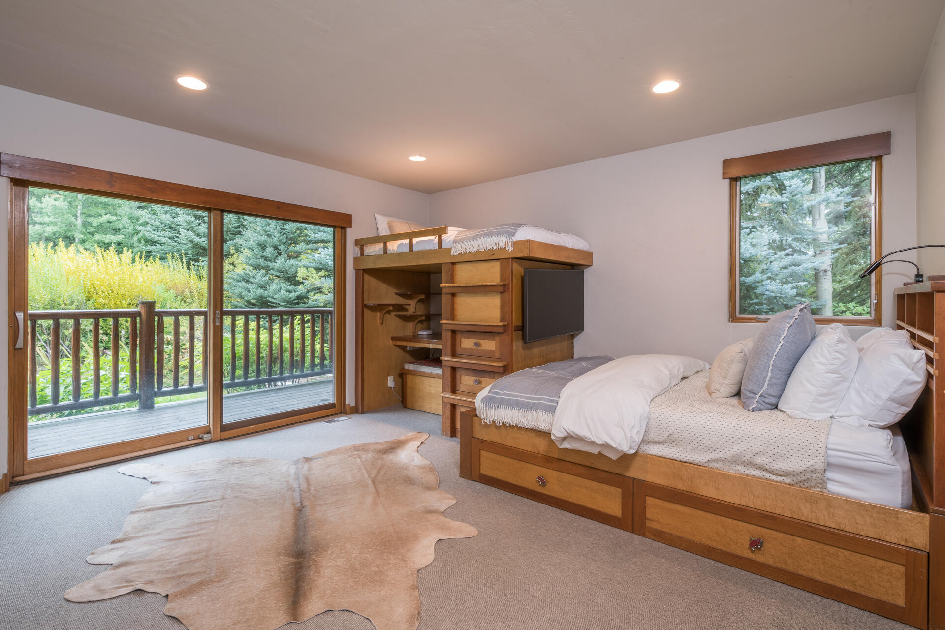 225 Eagle Creek Loop Property Photo 28