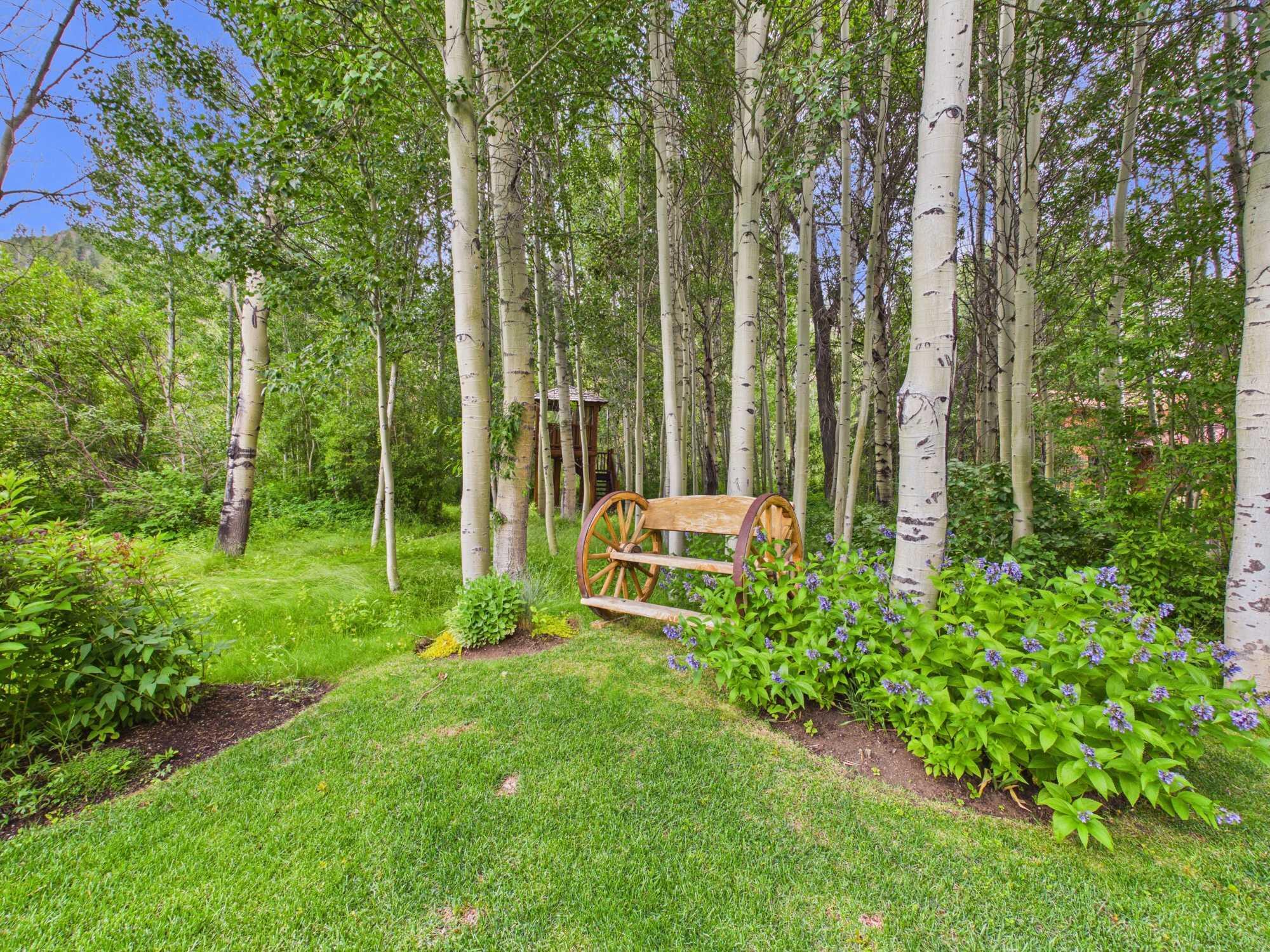 225 Eagle Creek Loop Property Photo 31