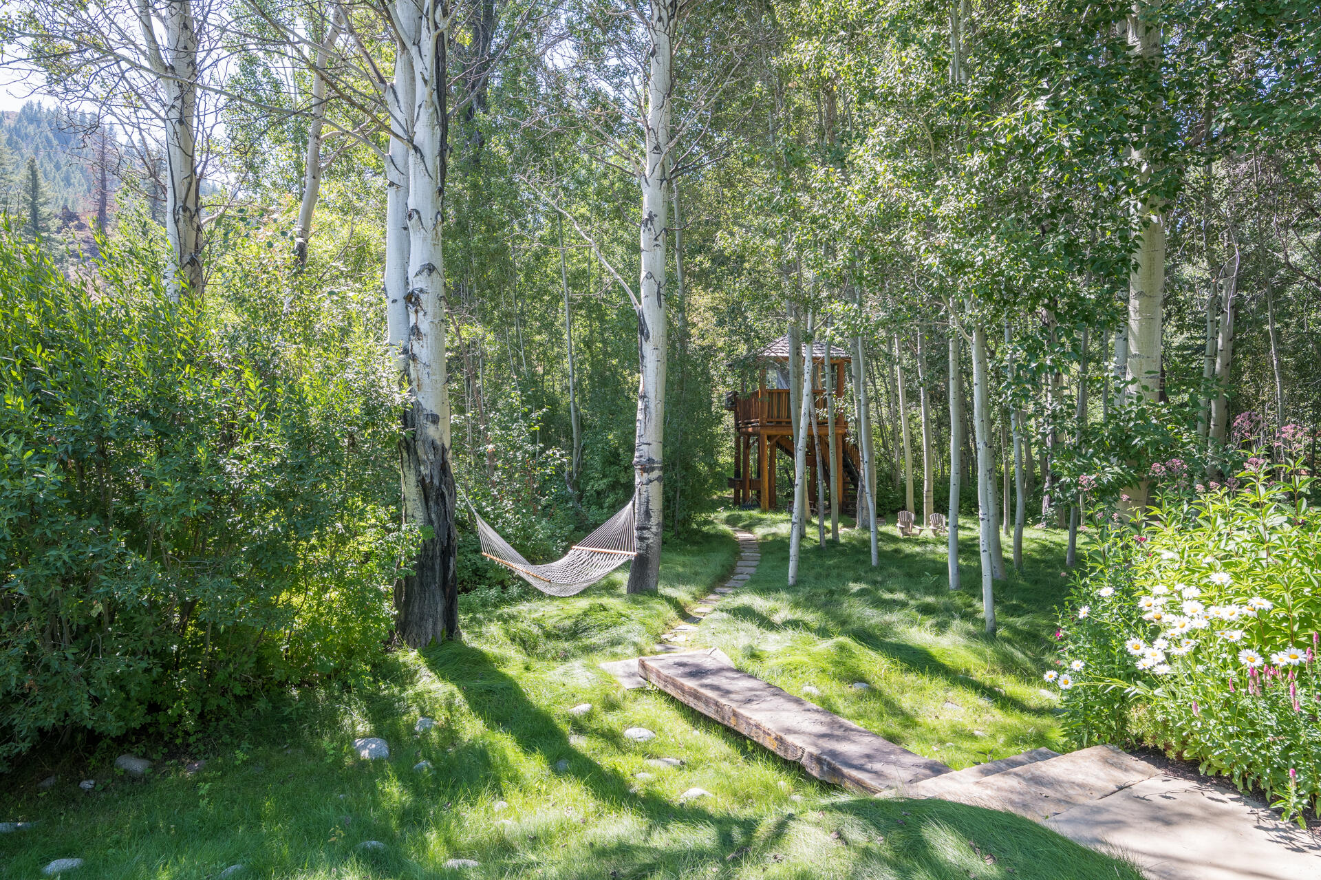 225 Eagle Creek Loop Property Photo 32