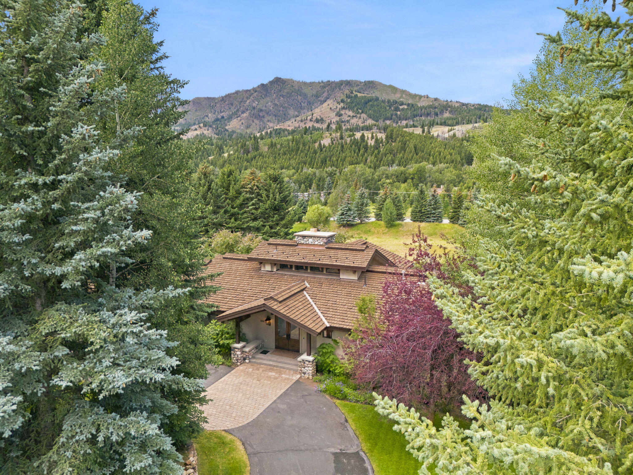 106 Fox Creek Rd Property Photo 3