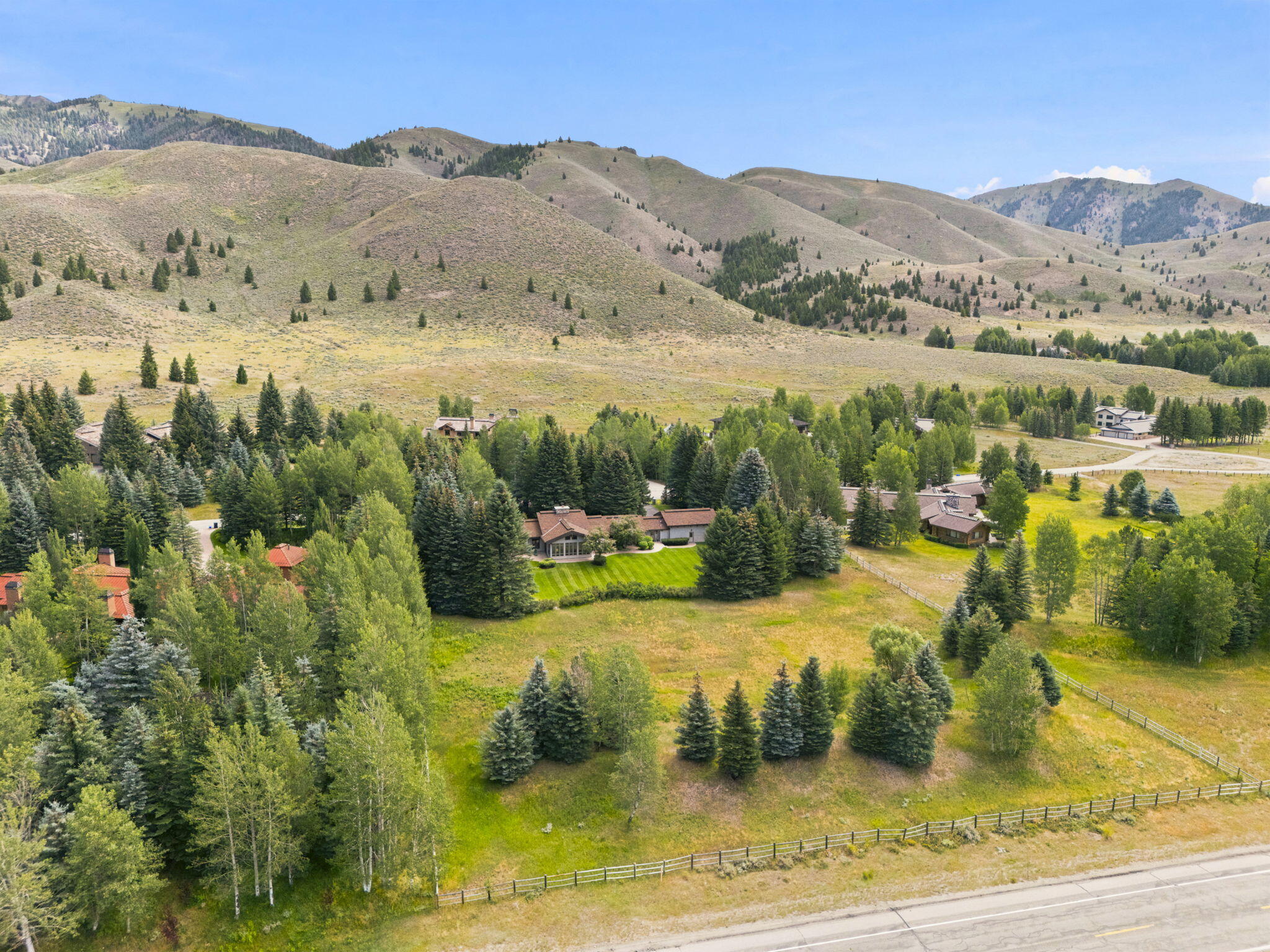 106 Fox Creek Rd Property Photo 4